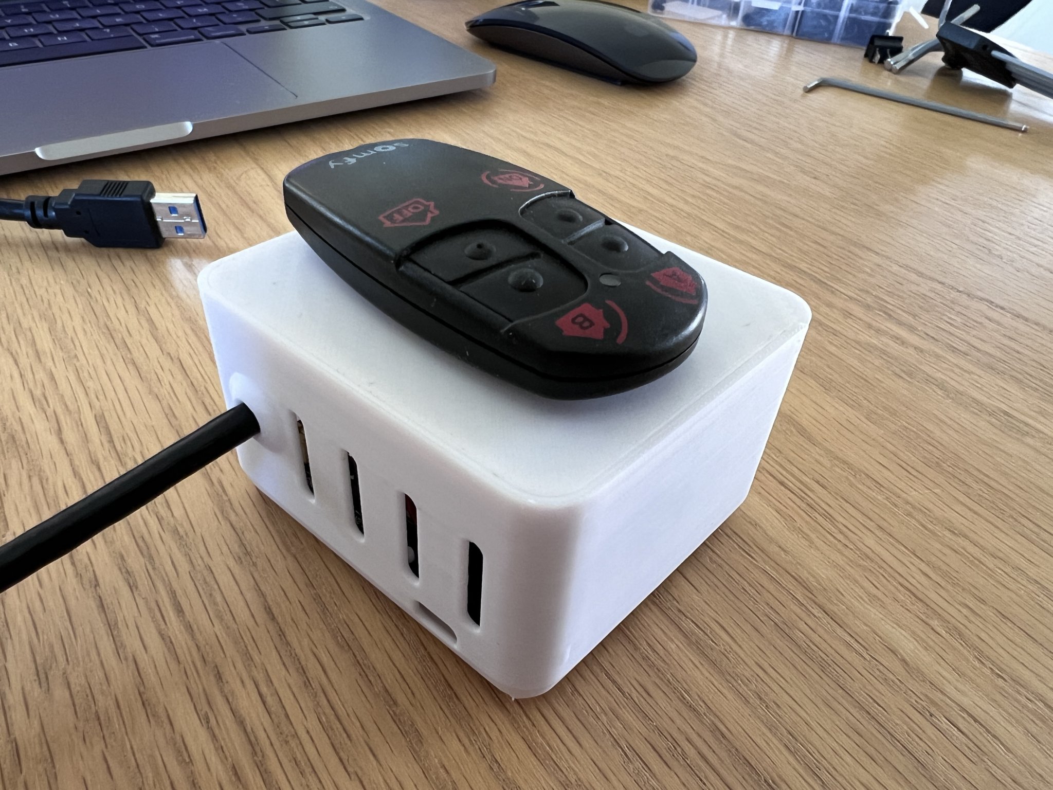 Vỏ bọc điều khiển báo động Somfy Protexiom cho Home Assistant