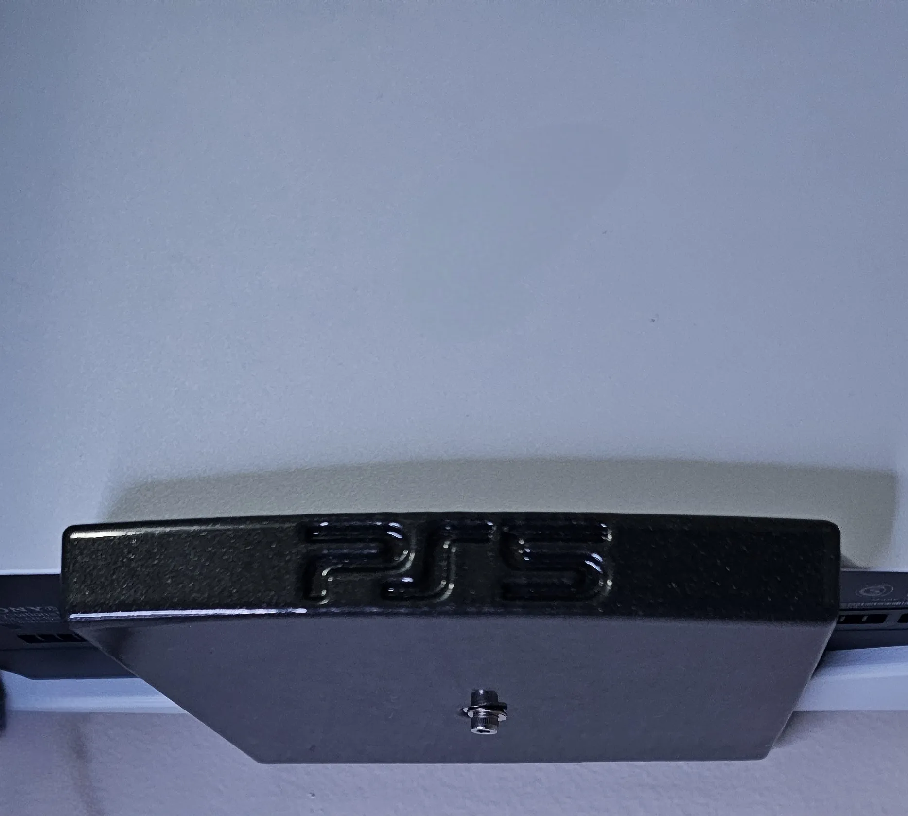 Giá đỡ tường đứng cho máy chơi game PS5