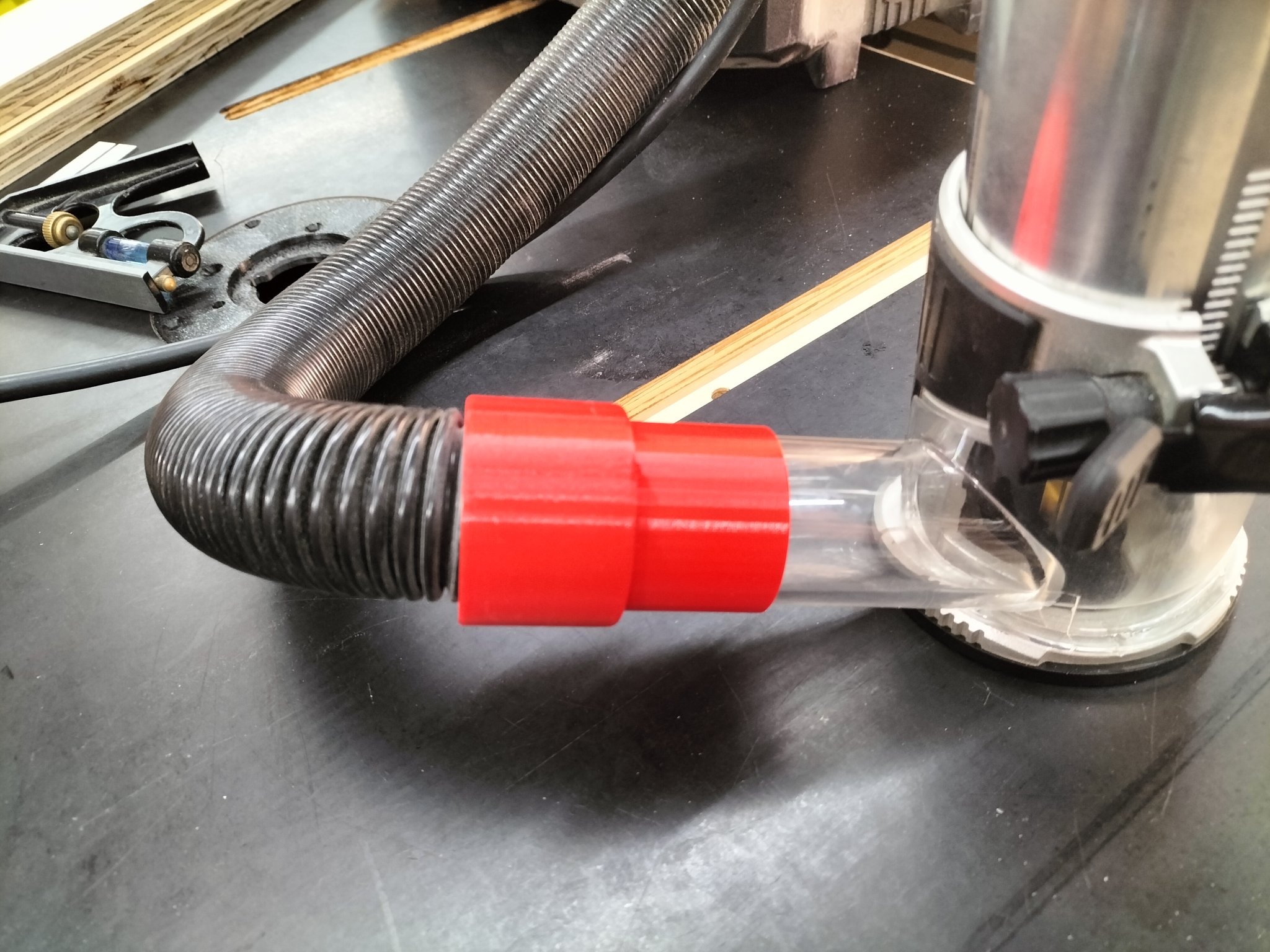 Bộ chuyển đổi bụi Makita RT0700C sang máy hút bụi Milwaukee M18