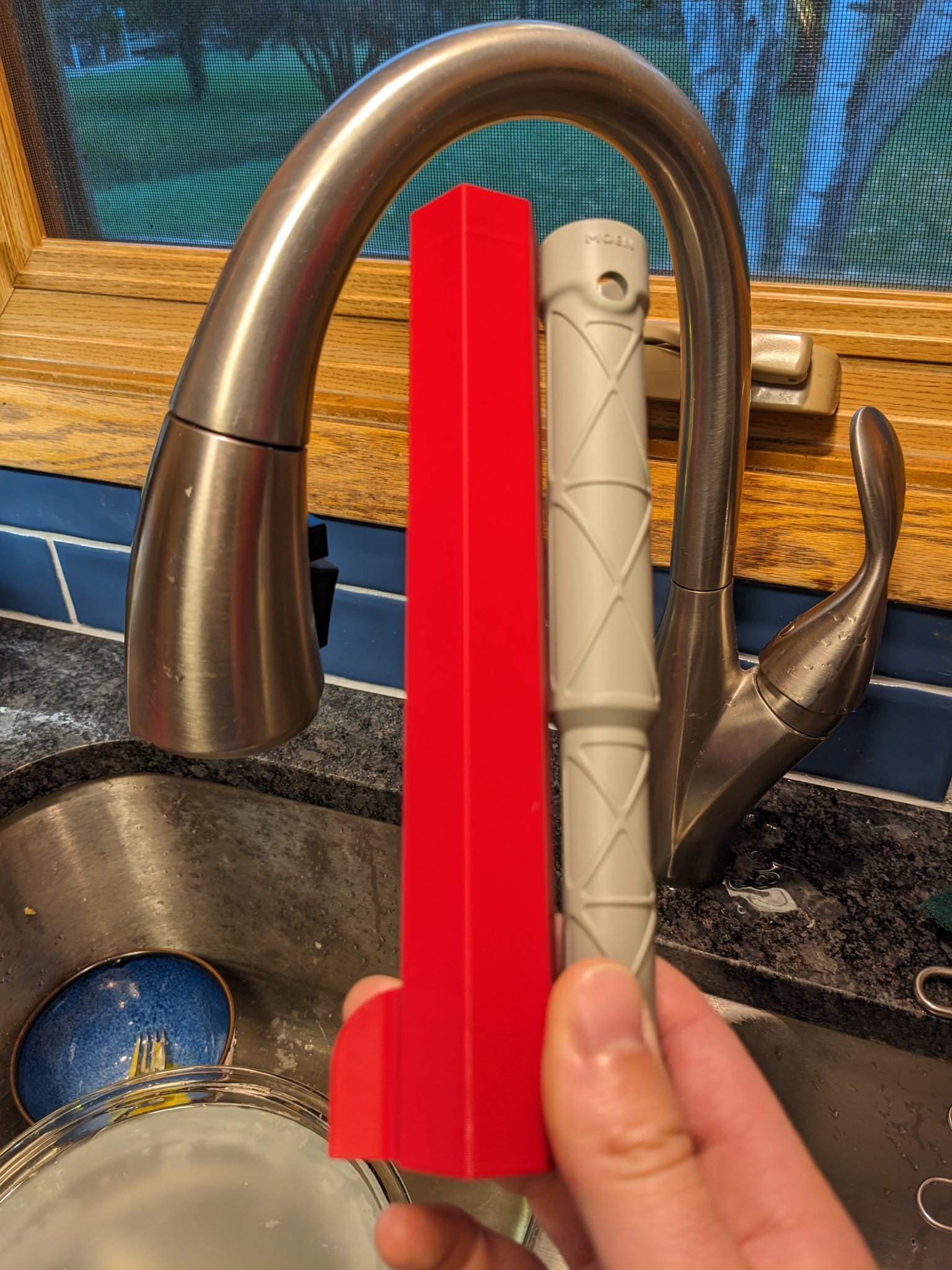 Cờ lê lắp đặt vòi Kohler dưới chậu rửa