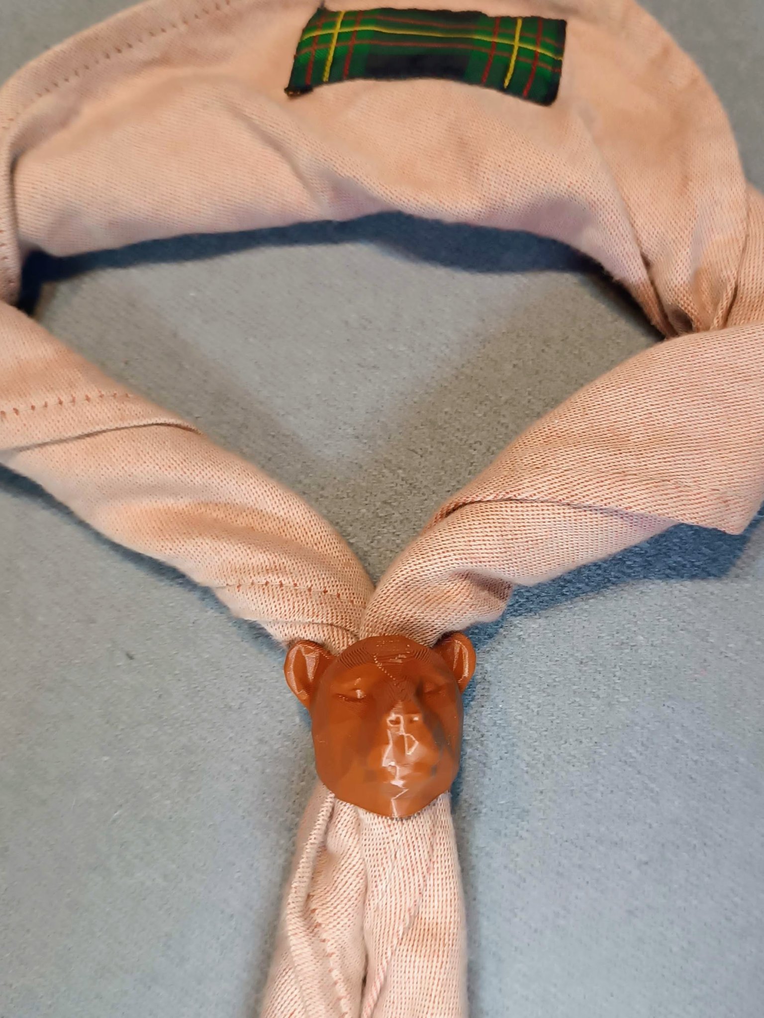 Woggle Scout cảm hứng từ Bagheera, báo hoặc puma