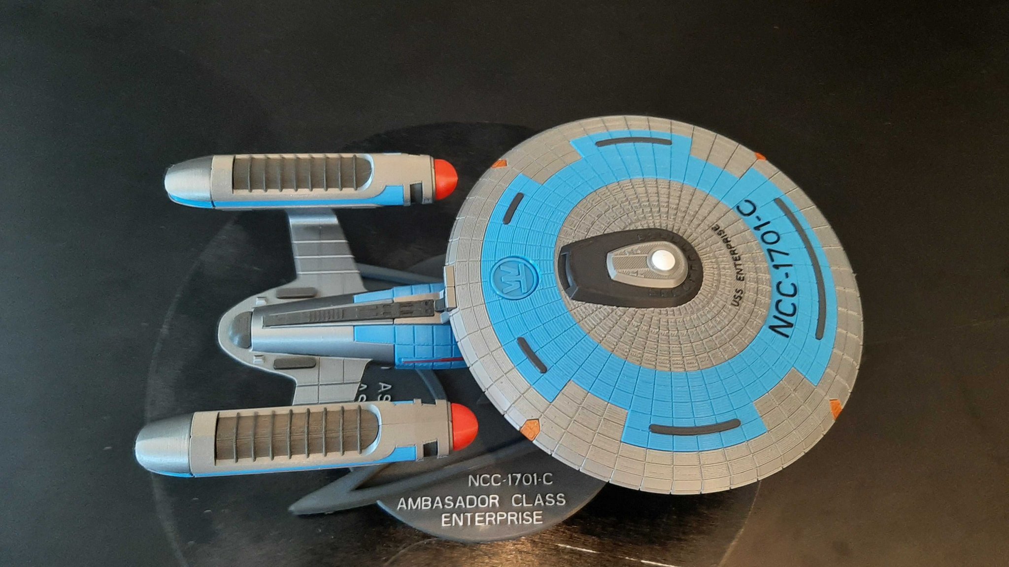 Mô hình tàu USS Enterprise NCC-1701-C lớp Đại sứ trong Star Trek