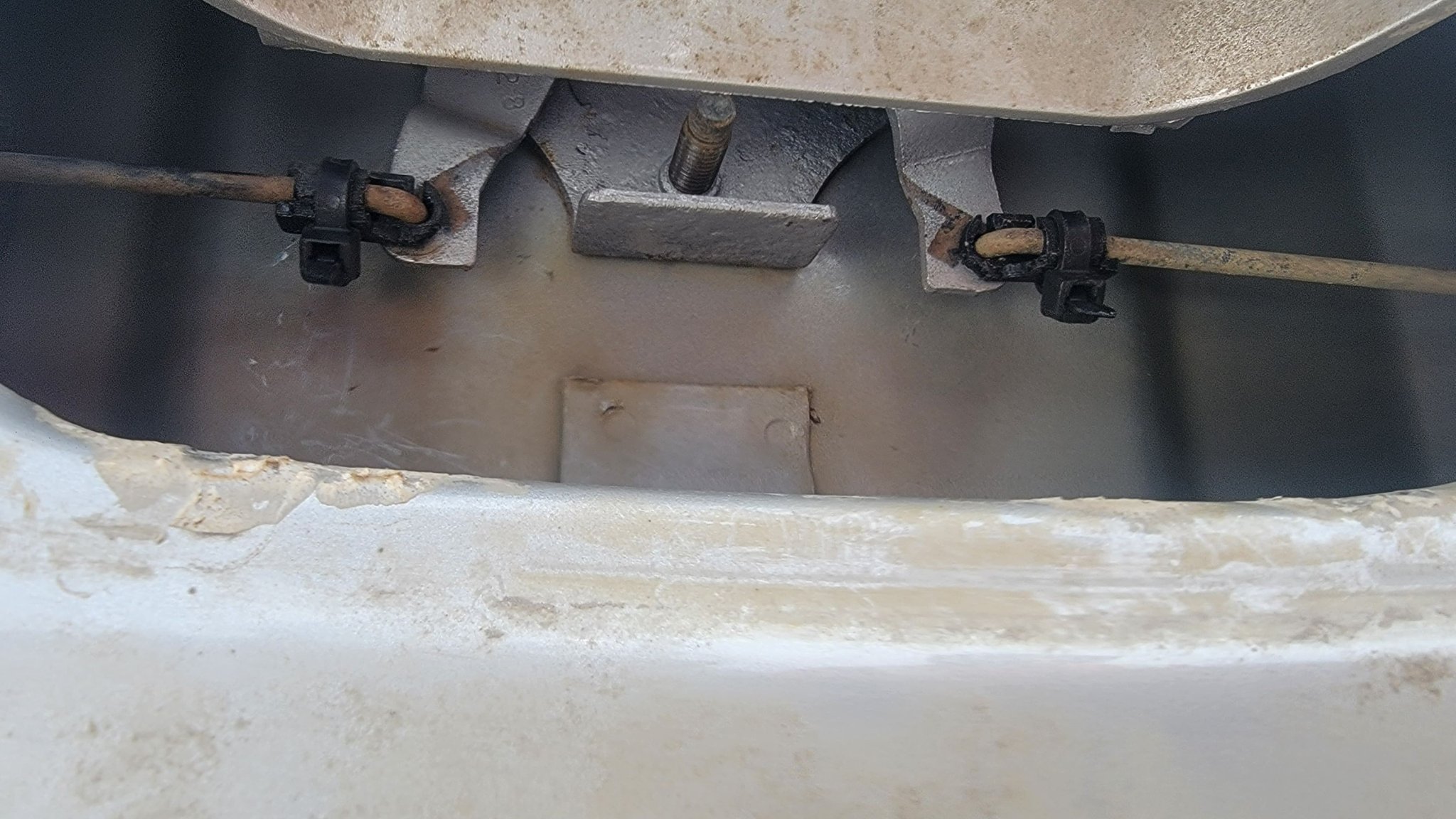 Thay thế tay nắm cửa sau cho xe Duramax 2006