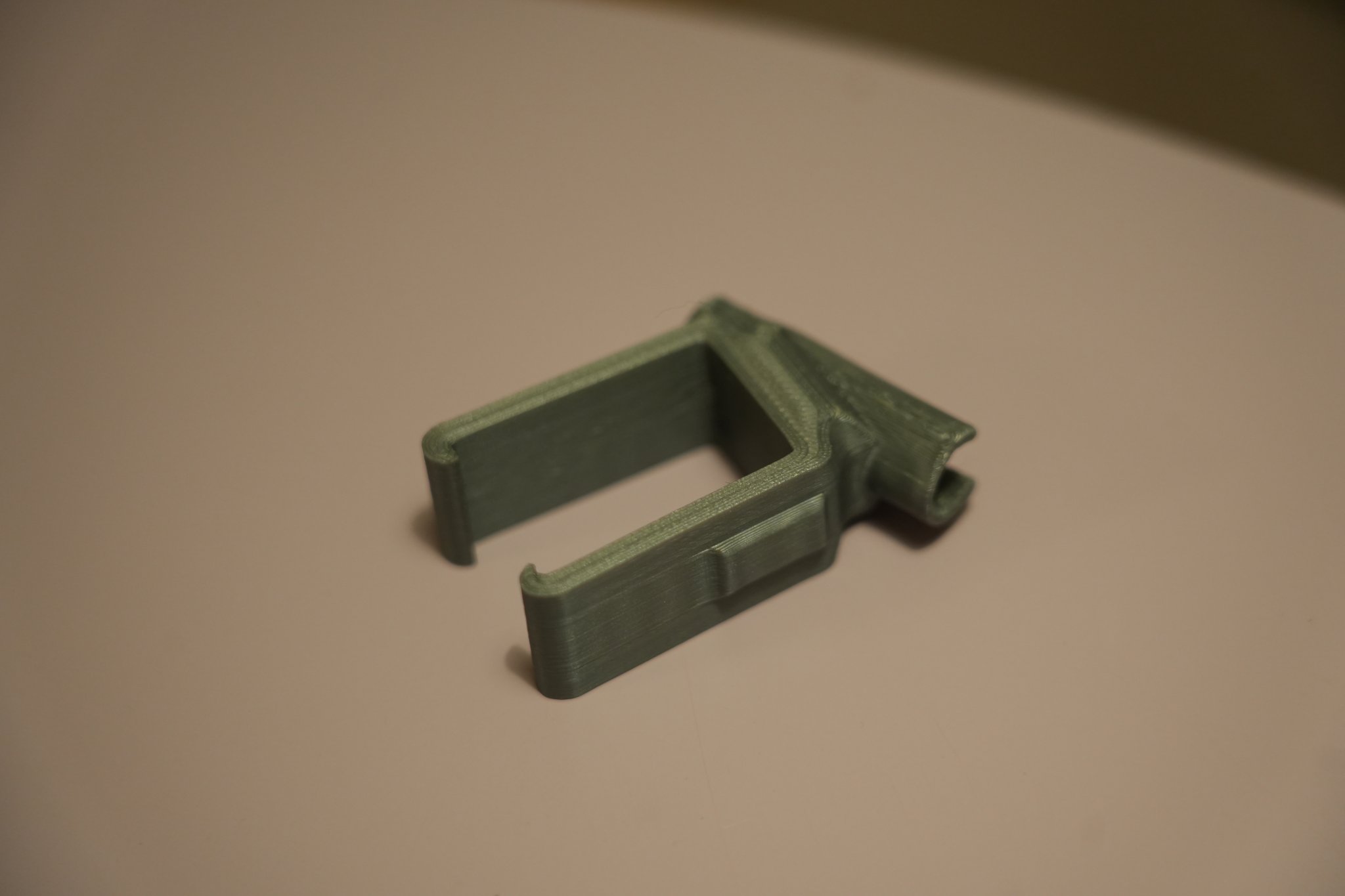 Giá đỡ cho đồ chơi mèo gắn trên ghế