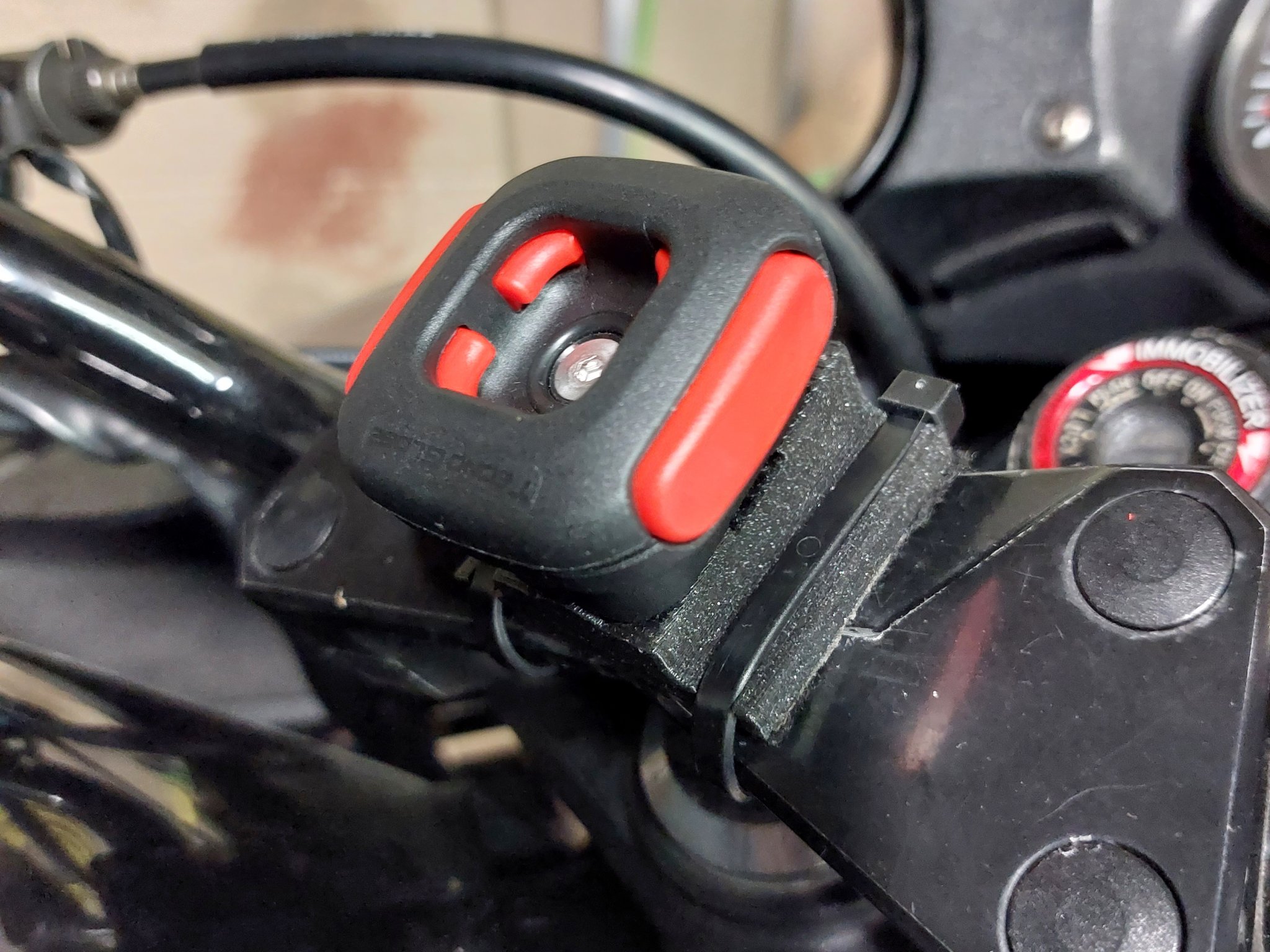 Bộ chuyển đổi TecnoGlobe Bag Easy Fix cho GPS xe máy