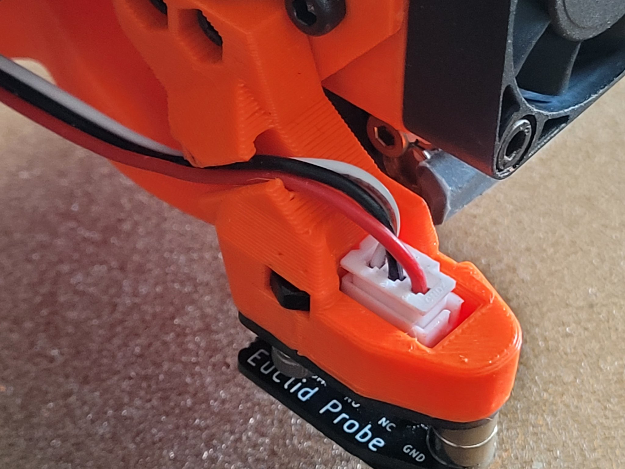 Giá đỡ và dock cho probe Euclid EVA 3