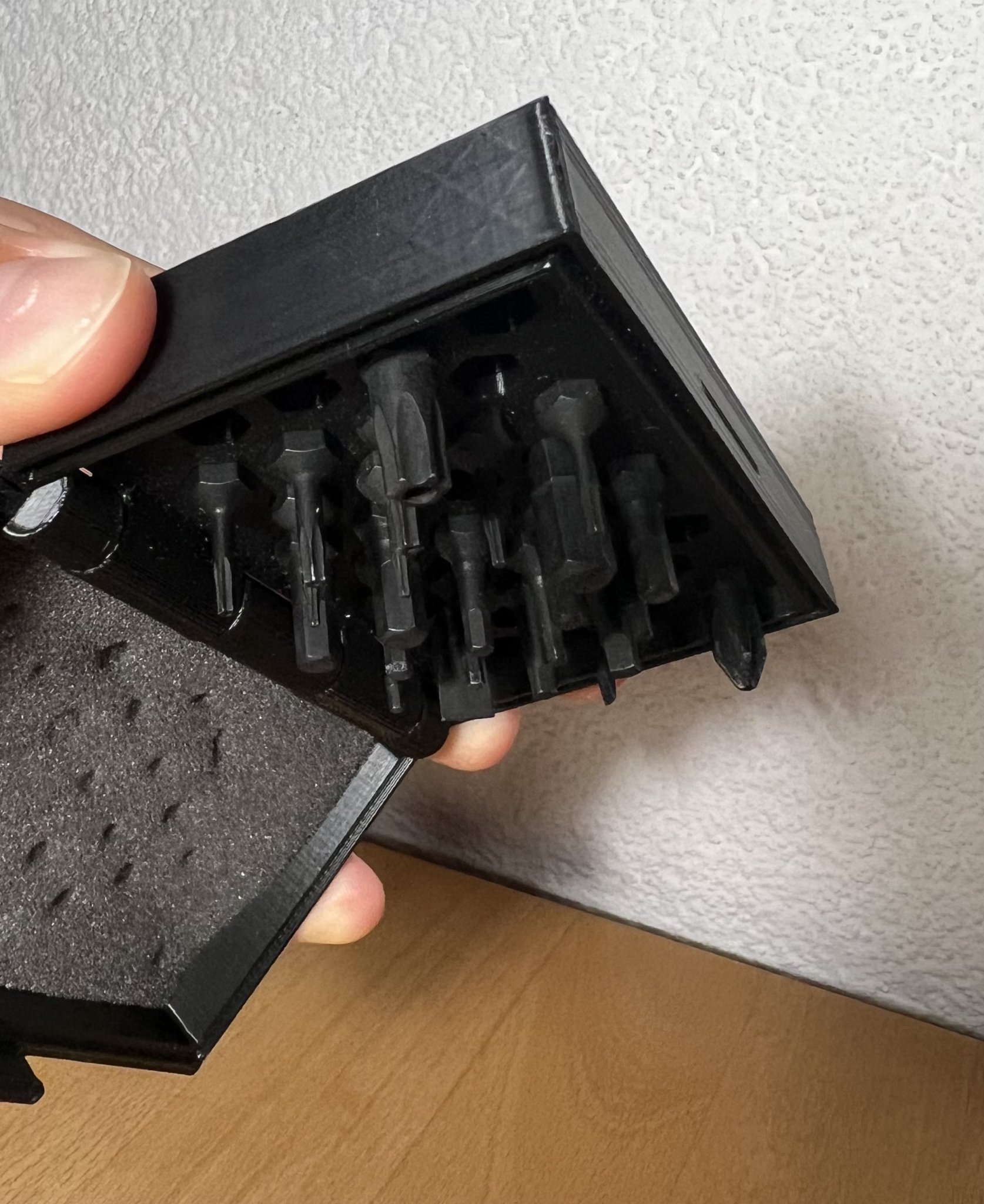 Chèn từ tính không linh hoạt cho dụng cụ vặn vít