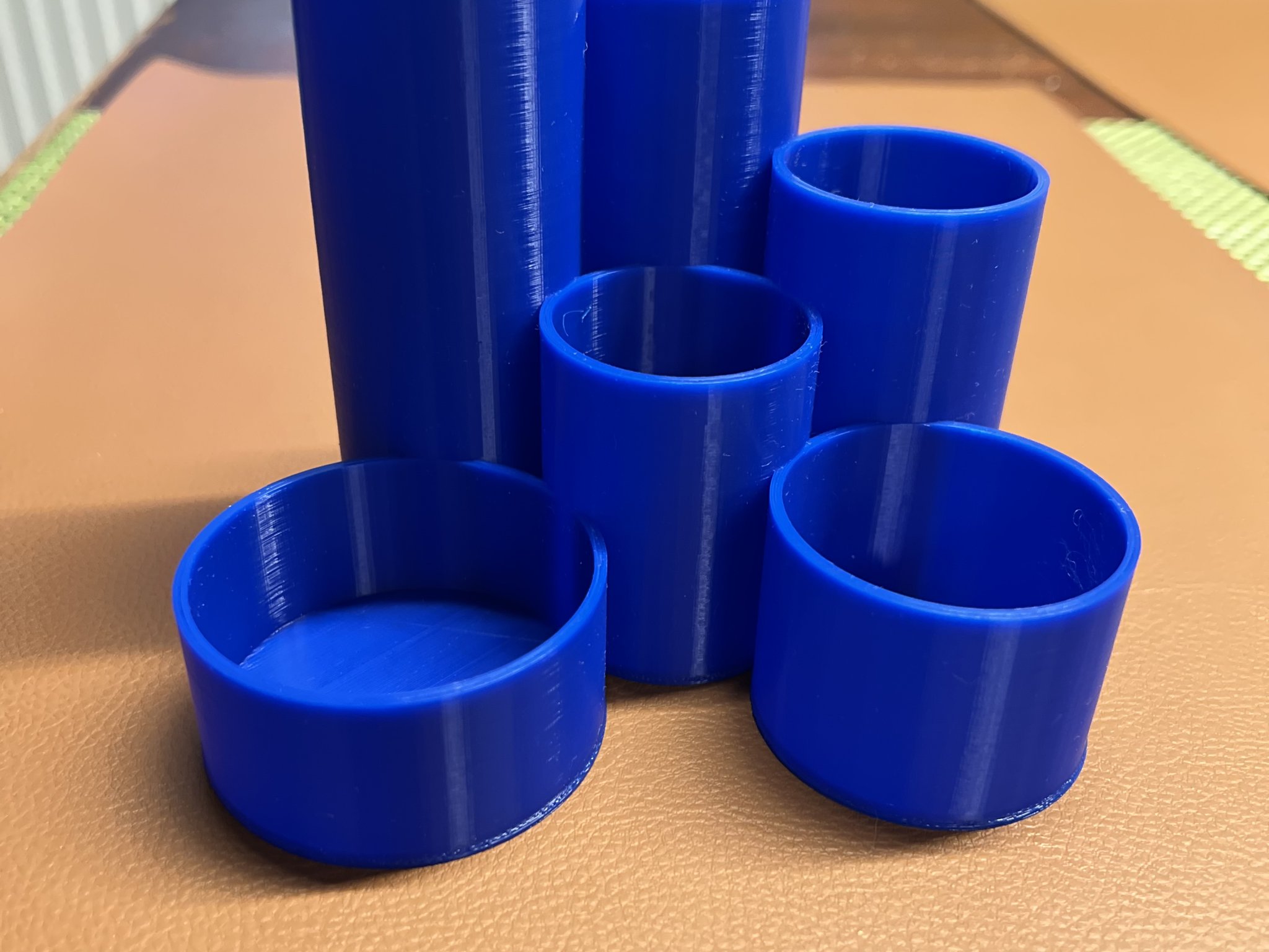 Giá đỡ bút retro 70 năm tuổi cho trẻ em