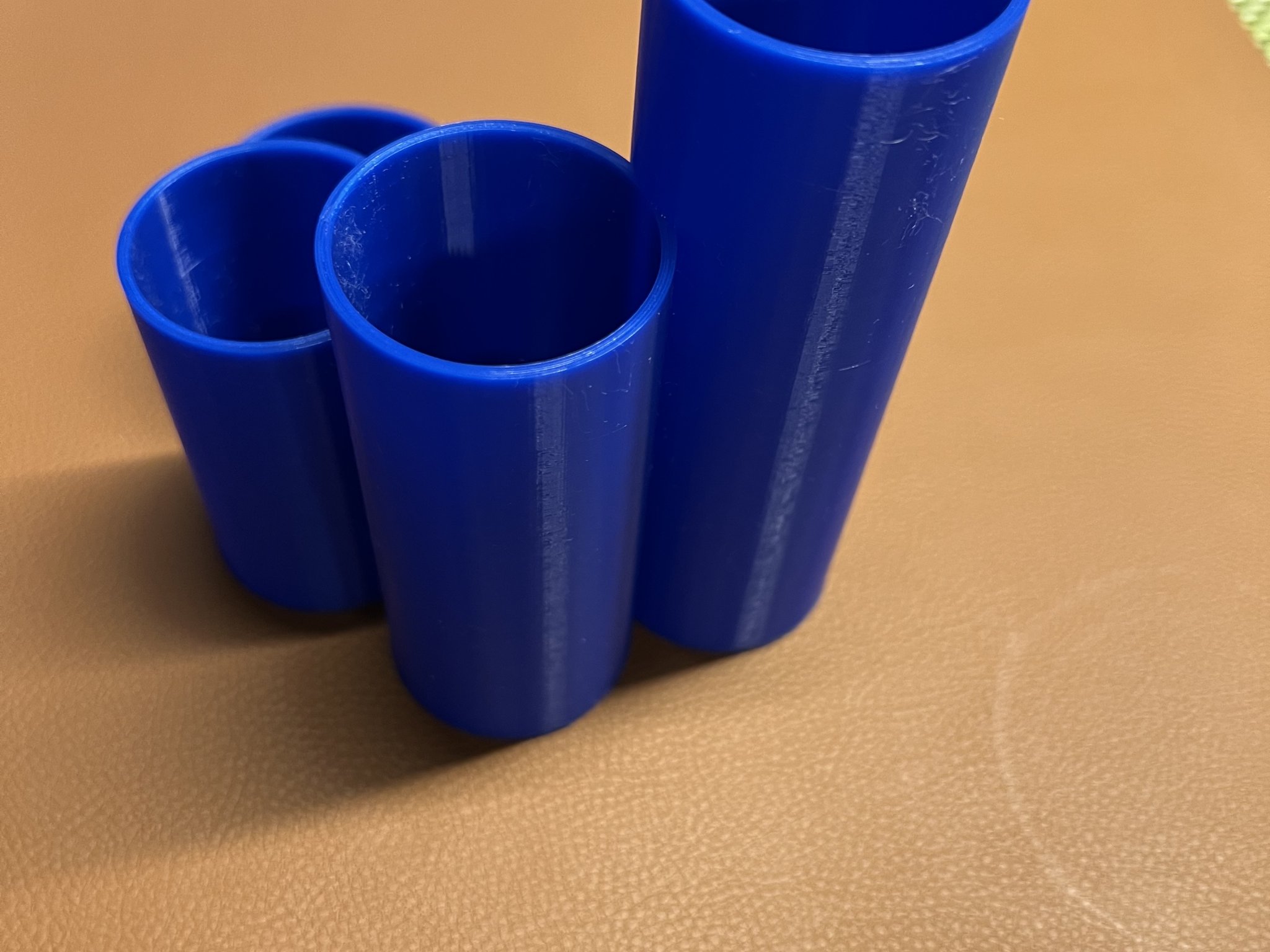 Giá đỡ bút retro 70 năm tuổi cho trẻ em