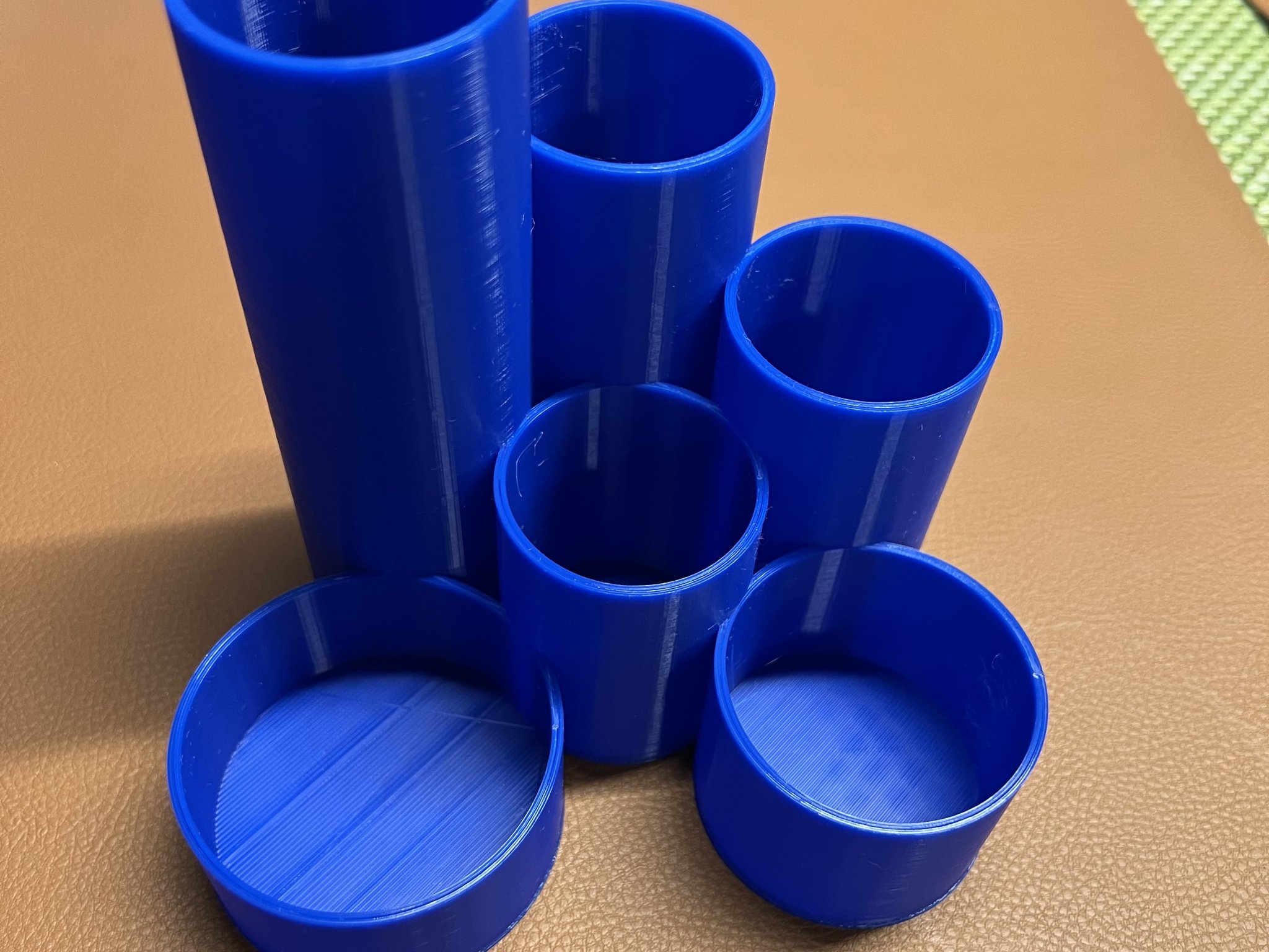 Giá đỡ bút retro 70 năm tuổi cho trẻ em