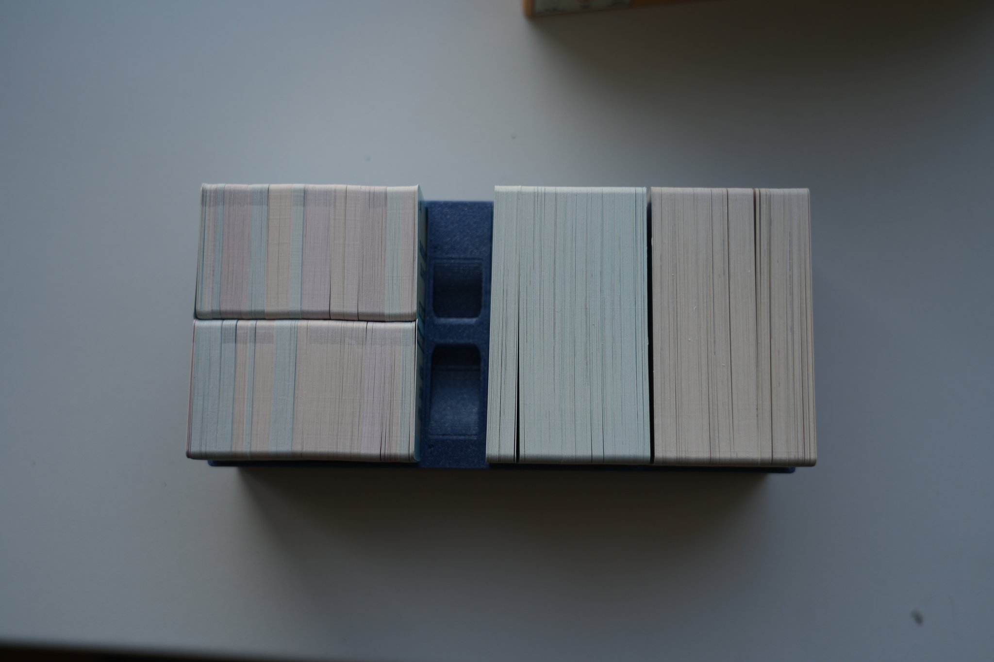 Giá đỡ thẻ bài Master Dater cho trò chơi Cyanide and Happiness