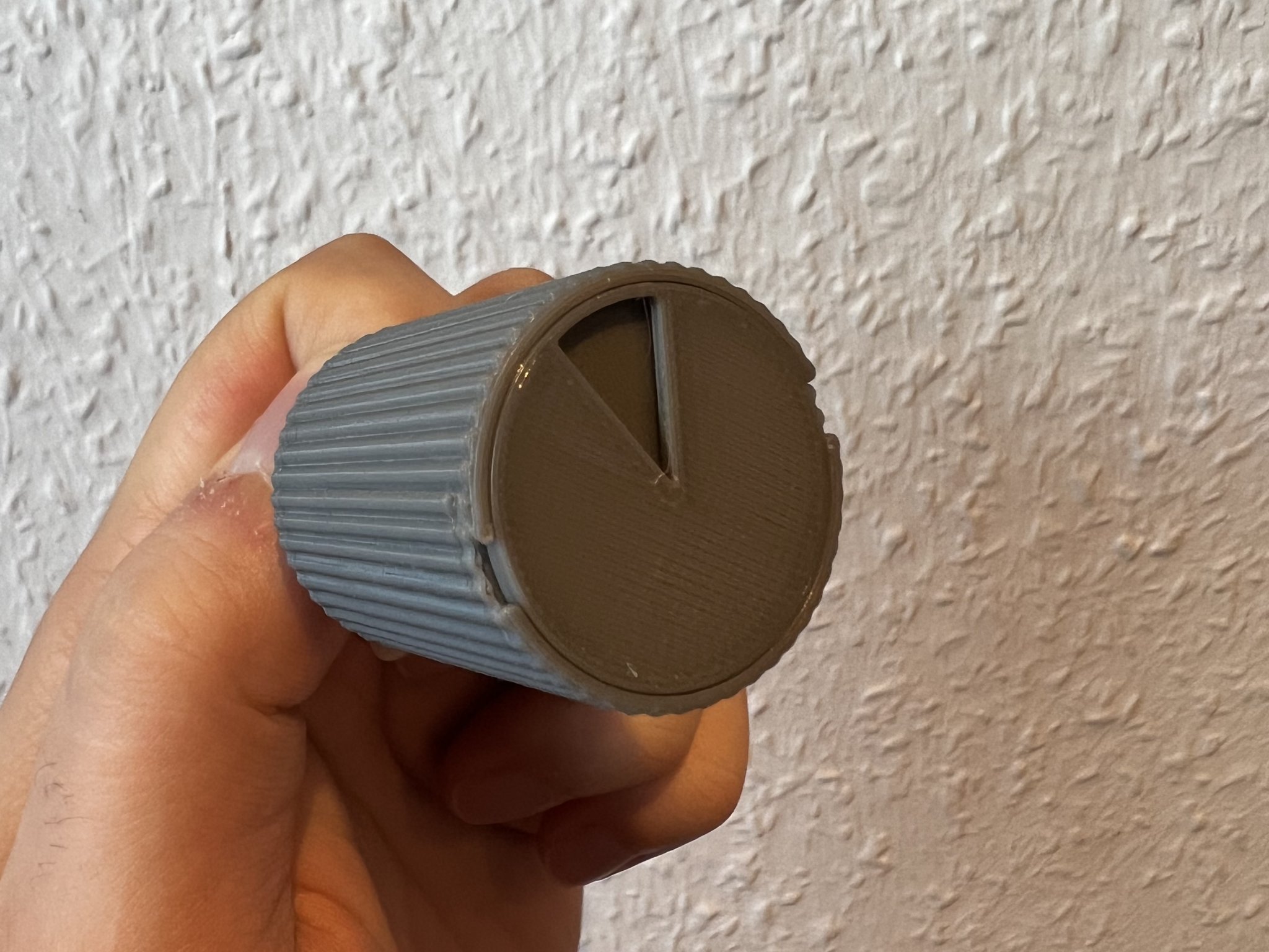 Núm khóa với trạng thái khóa xoay độc đáo