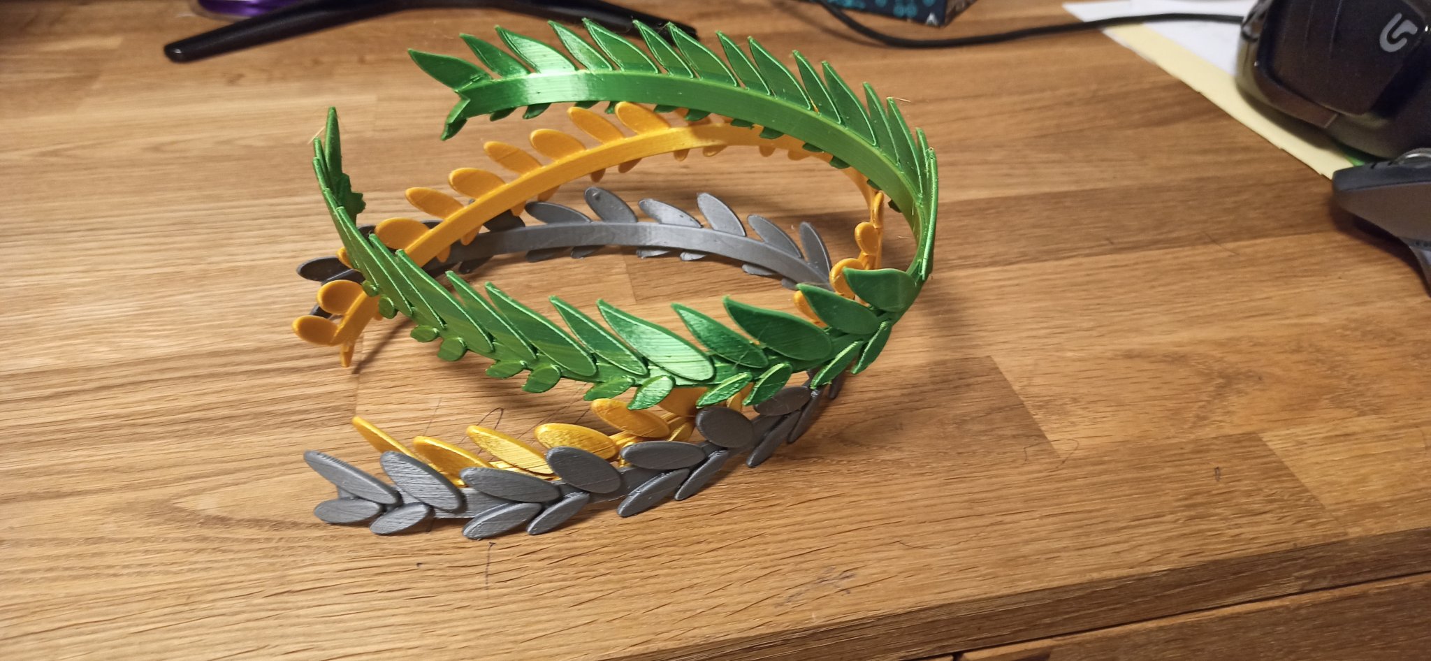 Vương miện Caesar dành cho cả trẻ em và người lớn