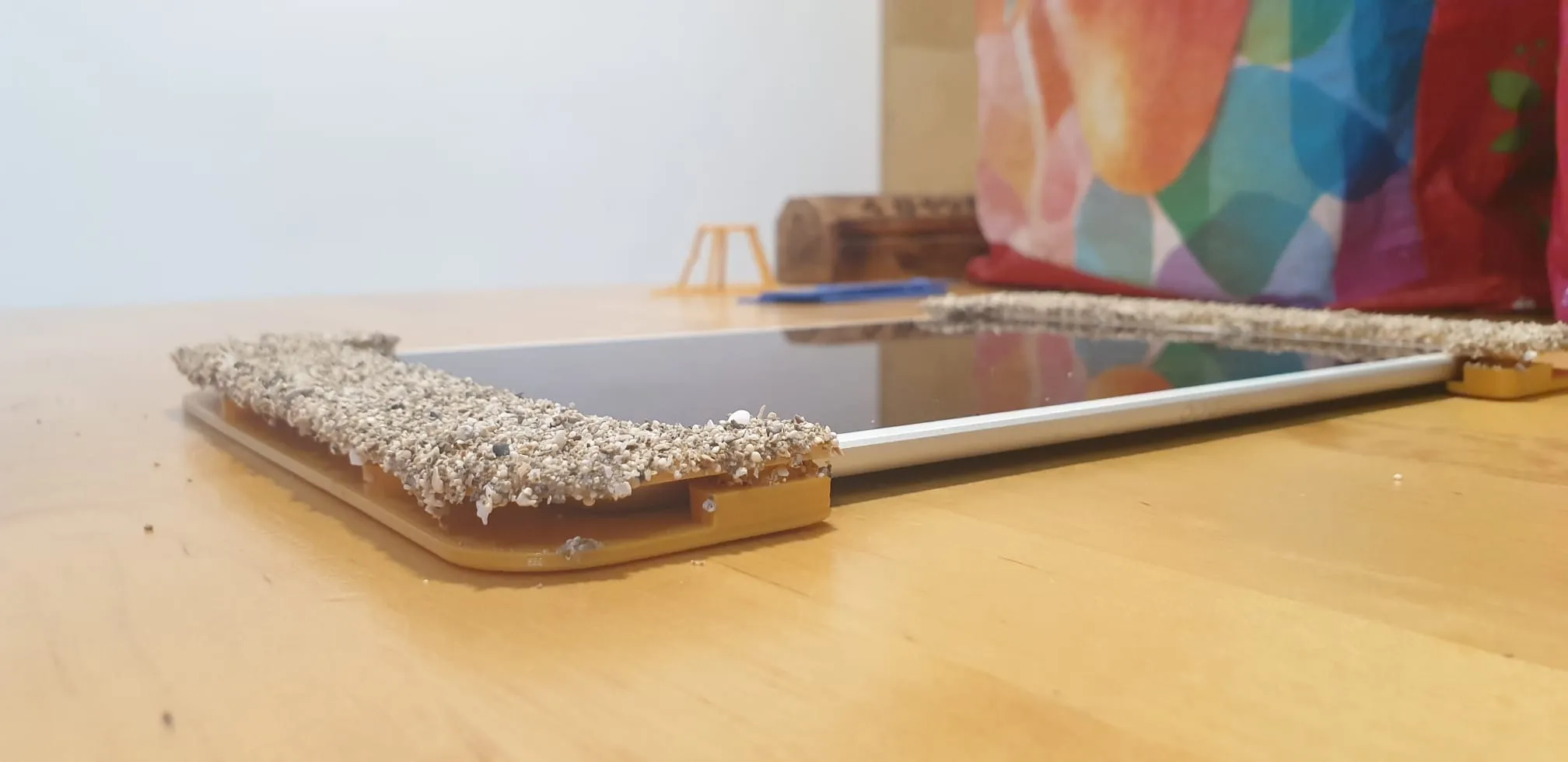 Giá đỡ iPad Air thế hệ 3 treo tường