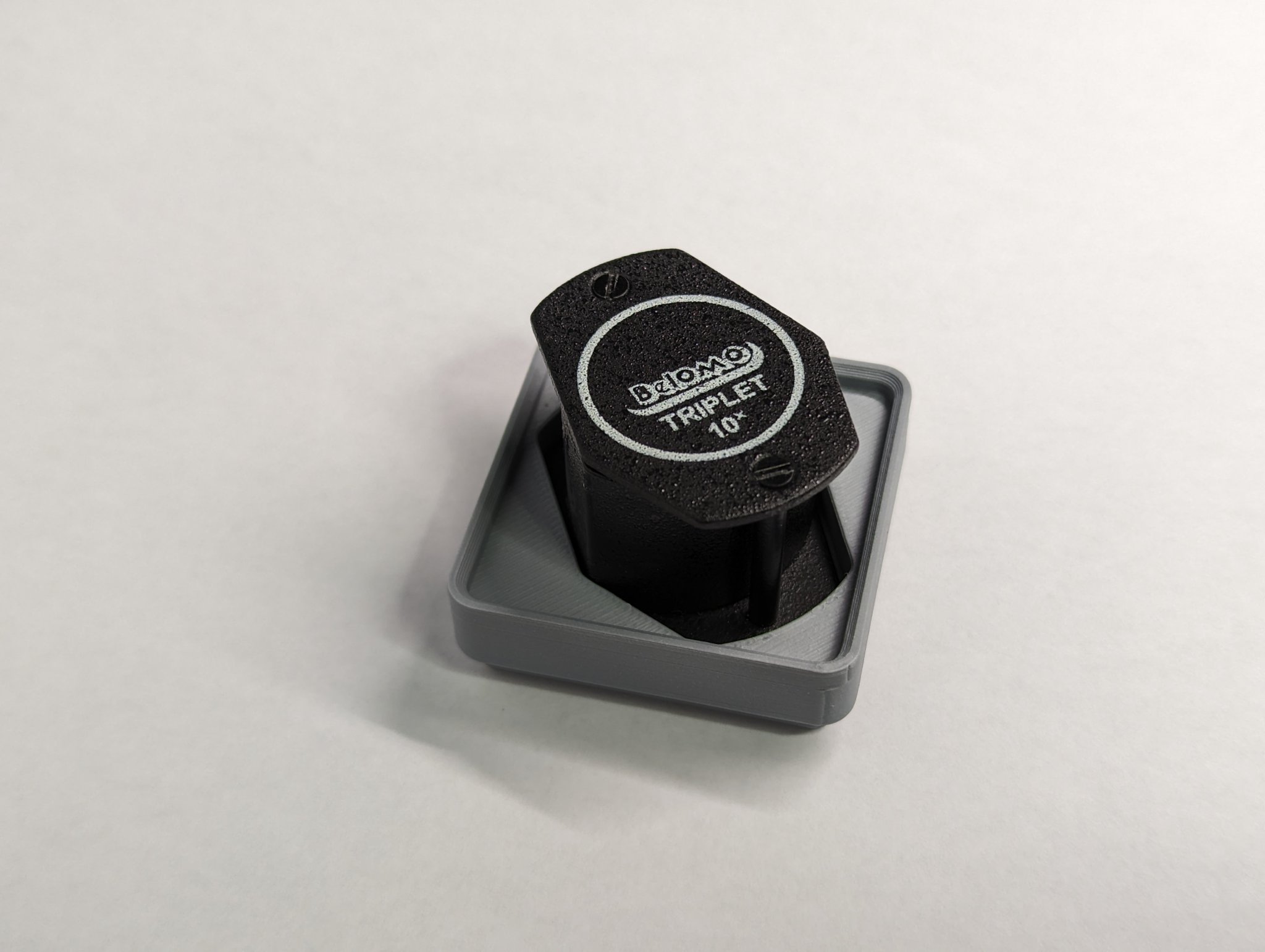 Giá đỡ kính lúp trang sức Belomo kiểu Gridfinity