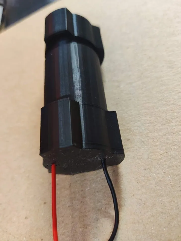 Vỏ ống pin 18650 với không gian cho dây tiếp xúc