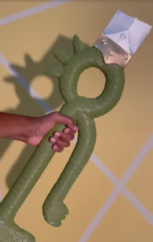 Kiếm của Meliodas kích thước thật