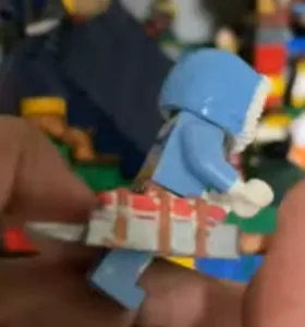 Thiết bị ODM Lego cho nhân vật Attack on Titan