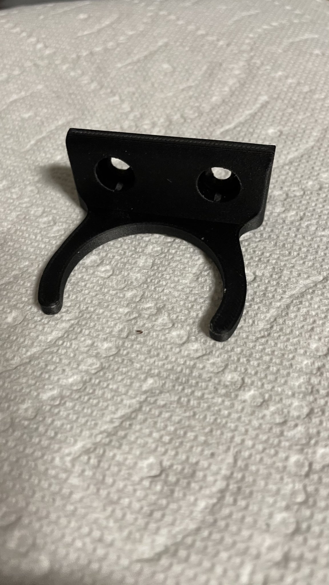 Giá treo chai nhựa cho không gian làm việc gọn gàng