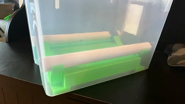 Hộp khô 20 quart Sterilite #19324306 với khay silica