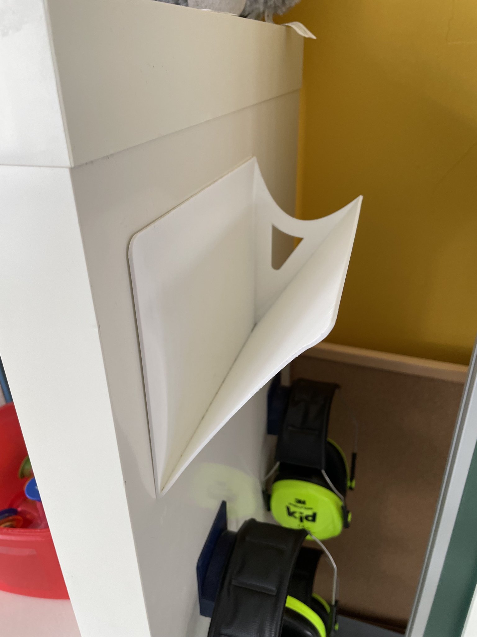 Giá đỡ giấy A5 treo tường