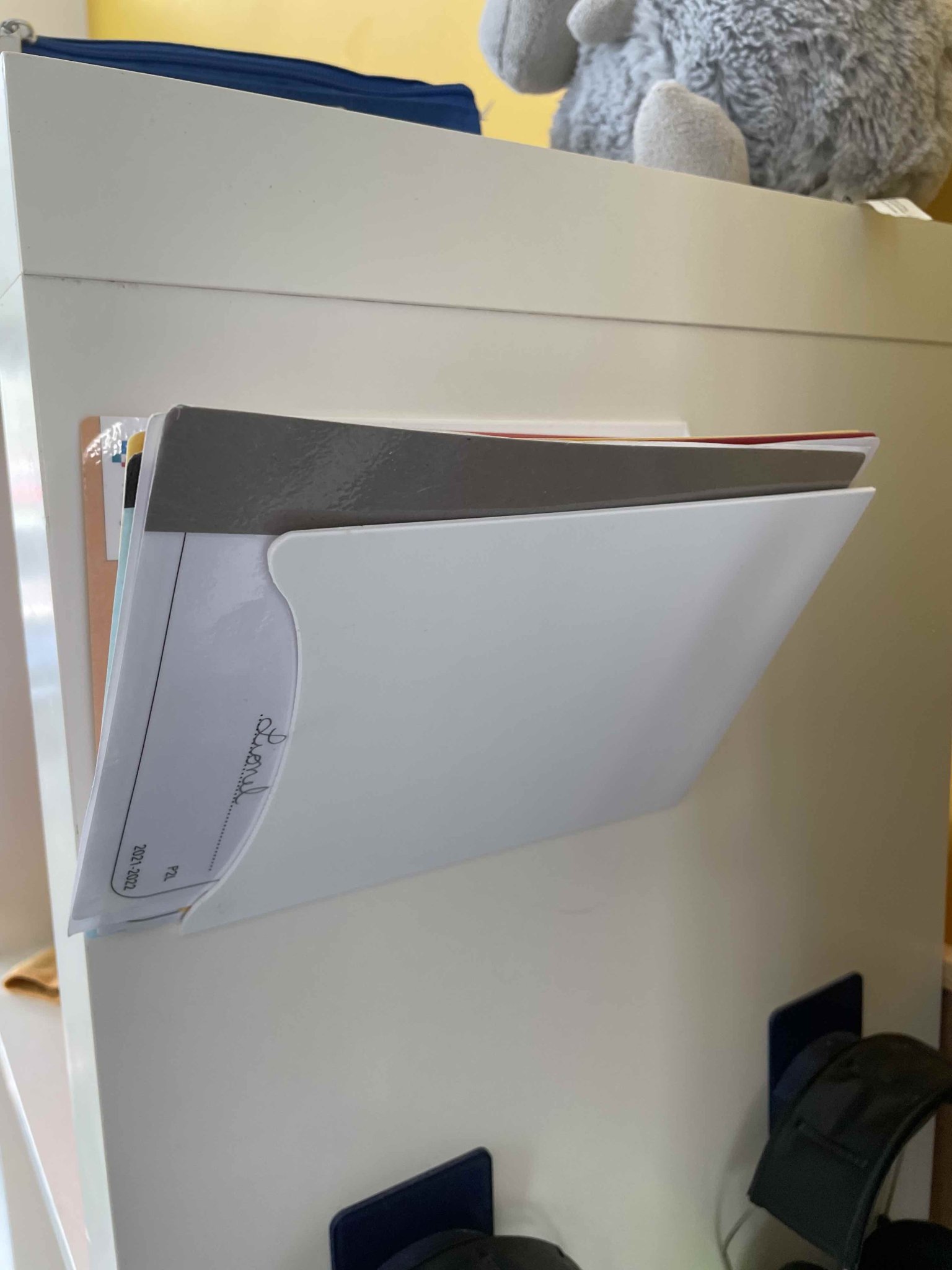 Giá đỡ giấy A5 treo tường