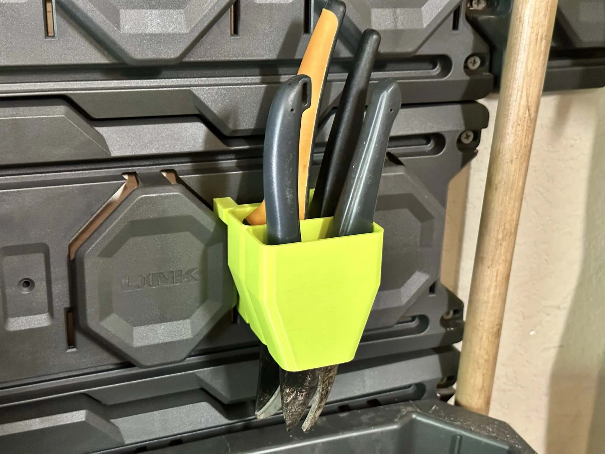 Giá đỡ kéo cắt tỉa tương thích với hệ thống Ryobi Link