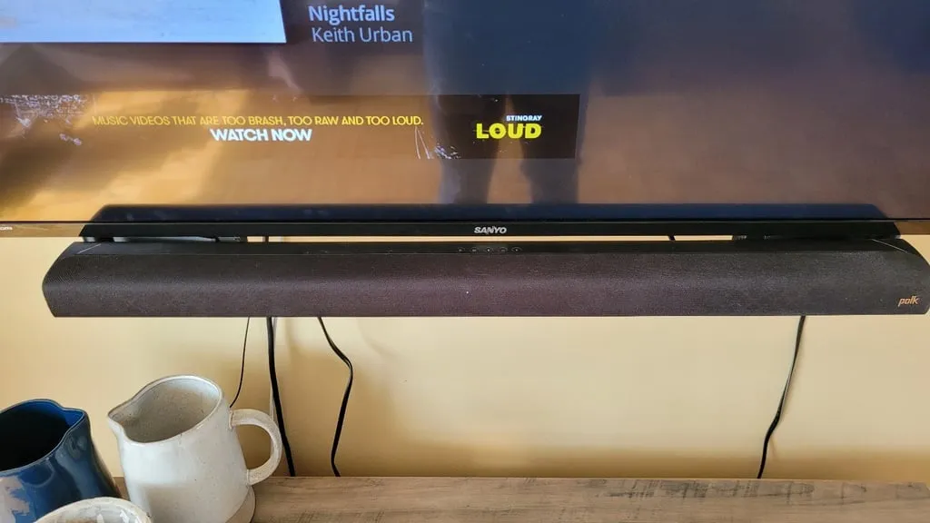 Giá đỡ thanh âm cho TV Sanyo 55 inch từ Polk Audio