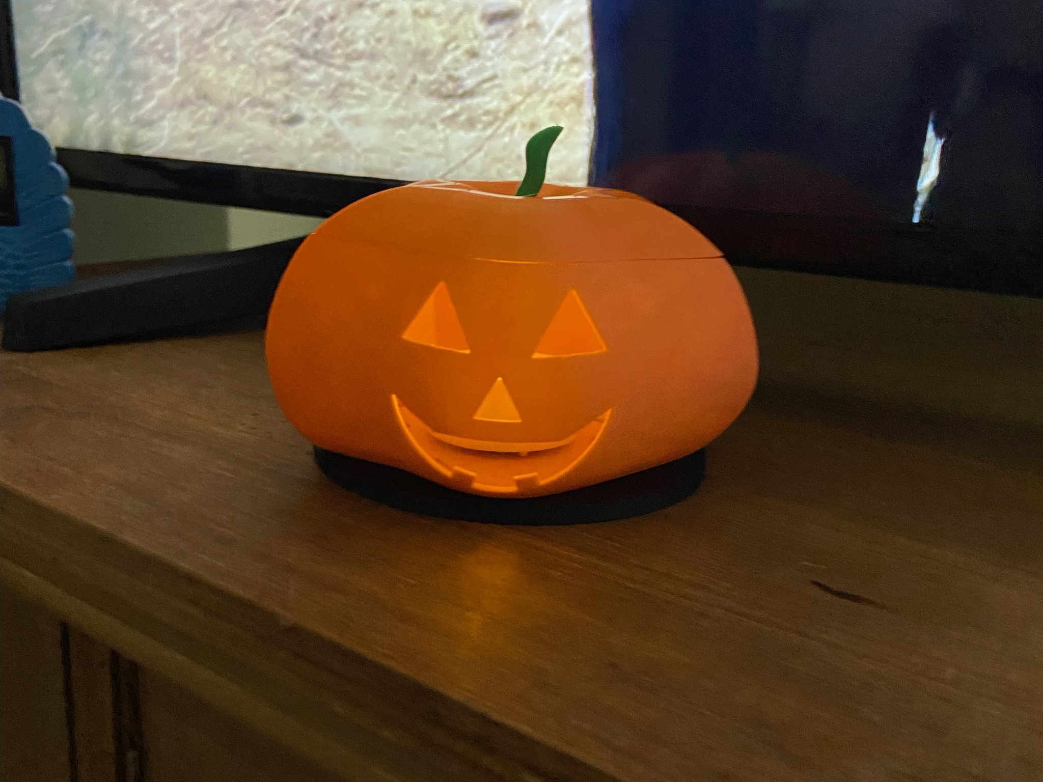 Đèn bí ngô Halloween với chỗ đặt nến LED