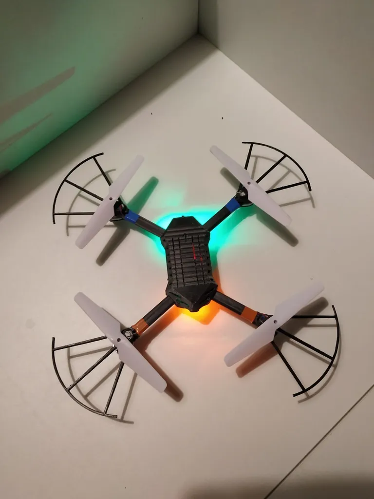 Thân xe đua Syma X5C với tích hợp camera