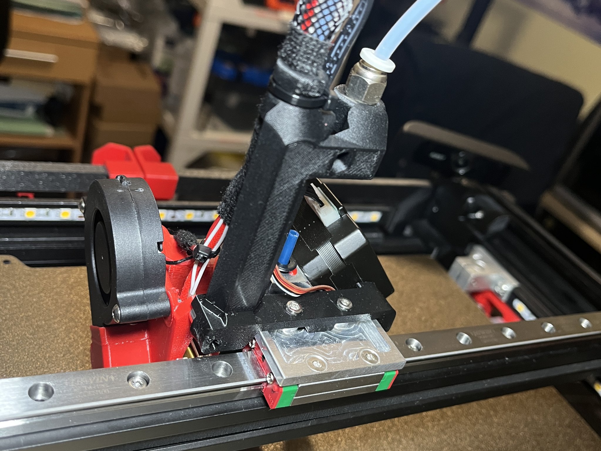 Giá đỡ cáp Micro Swiss cho Ender 5 Plus và ray tuyến tính