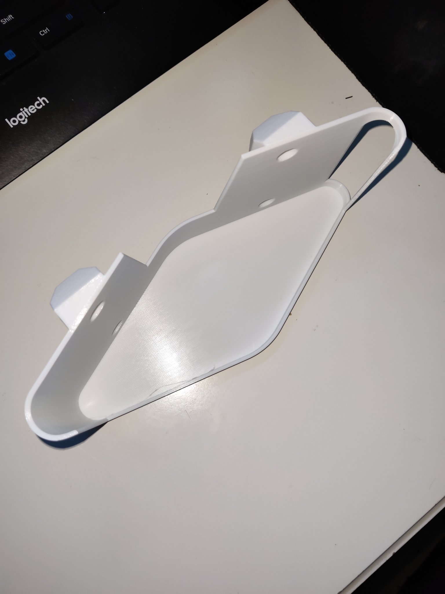 Giá đỡ tường cho router Telenor hình dạng đặc biệt