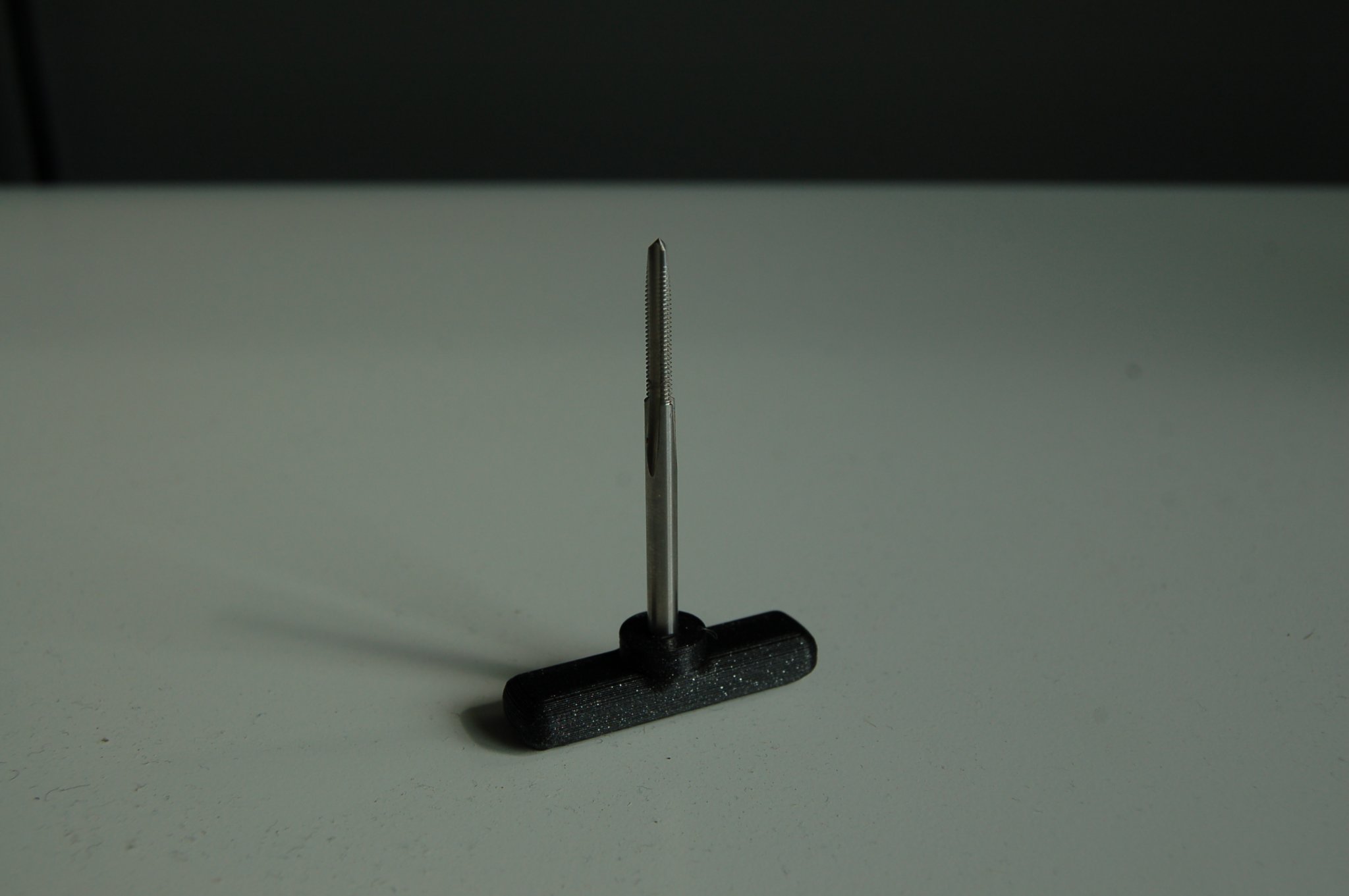 Cán cầm M3 cho khoan lỗ trong nhựa bằng tay