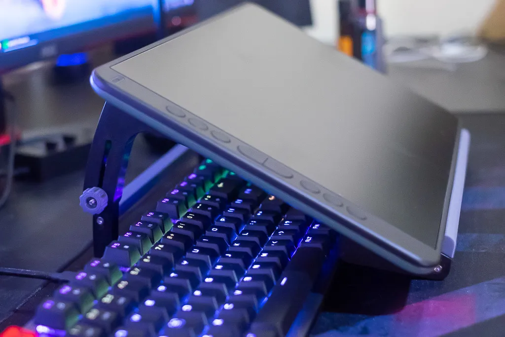 Giá đỡ bảng vẽ điều chỉnh cho máy tính bảng và bàn phím