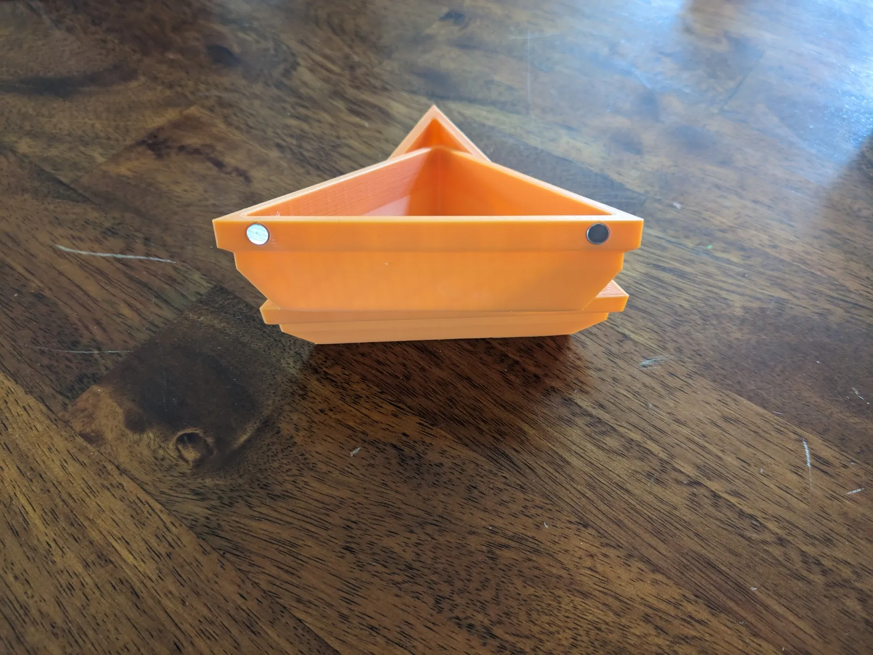 Khay nam châm cho quân cờ hình tam giác