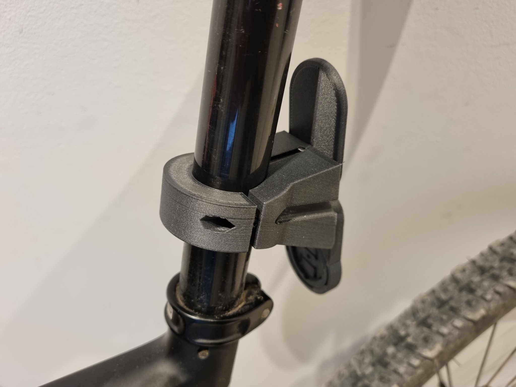 Giá đỡ yên xe với hai khe gắn 1cm-uni-mount