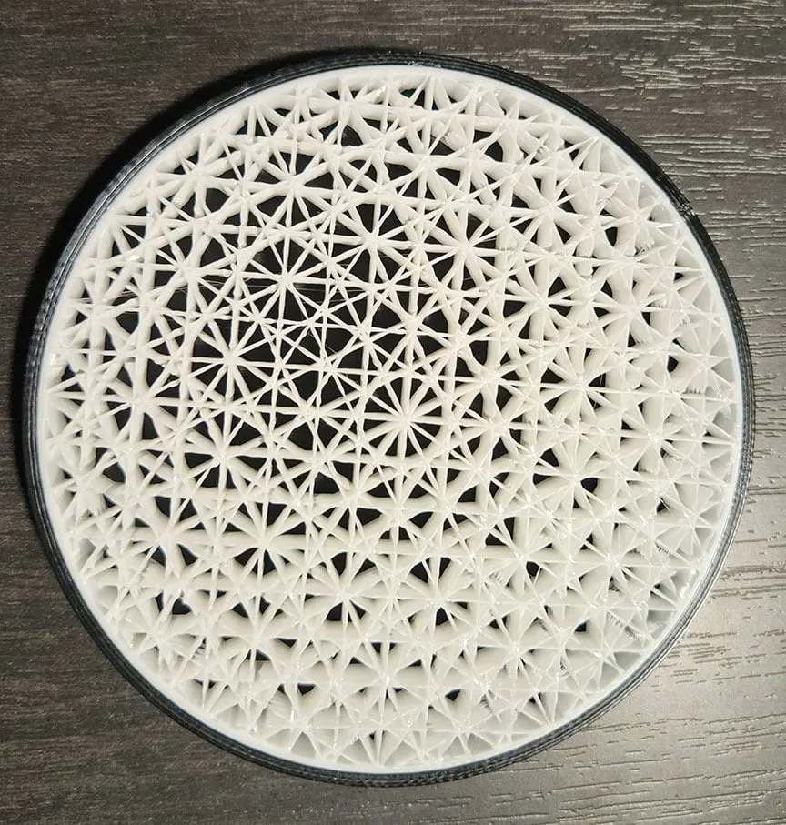 Đế lót ly thiết kế đơn giản với họa tiết lấp đầy