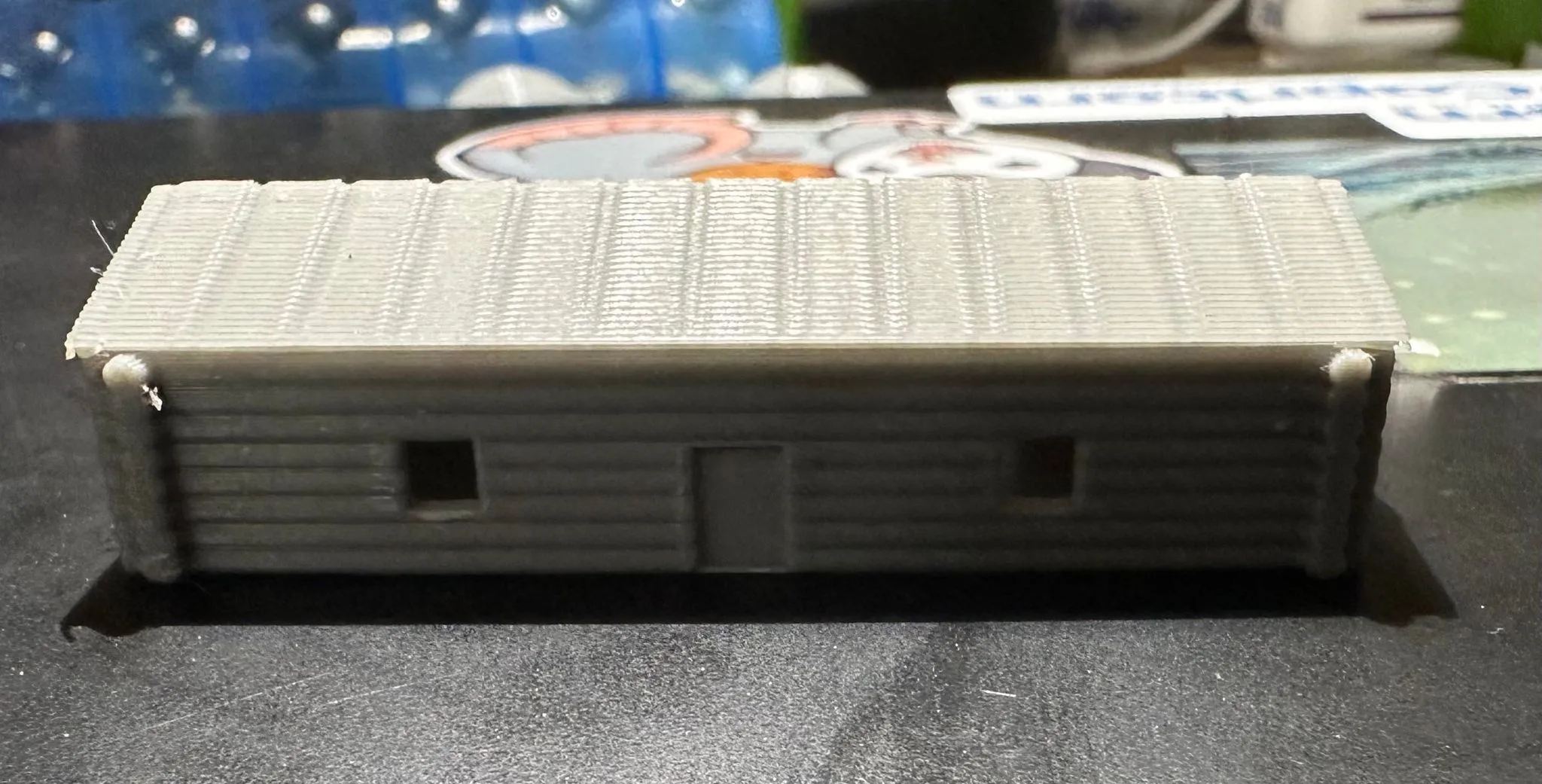 Nhà gỗ kiểu cabin tỷ lệ N cho mô hình đường sắt