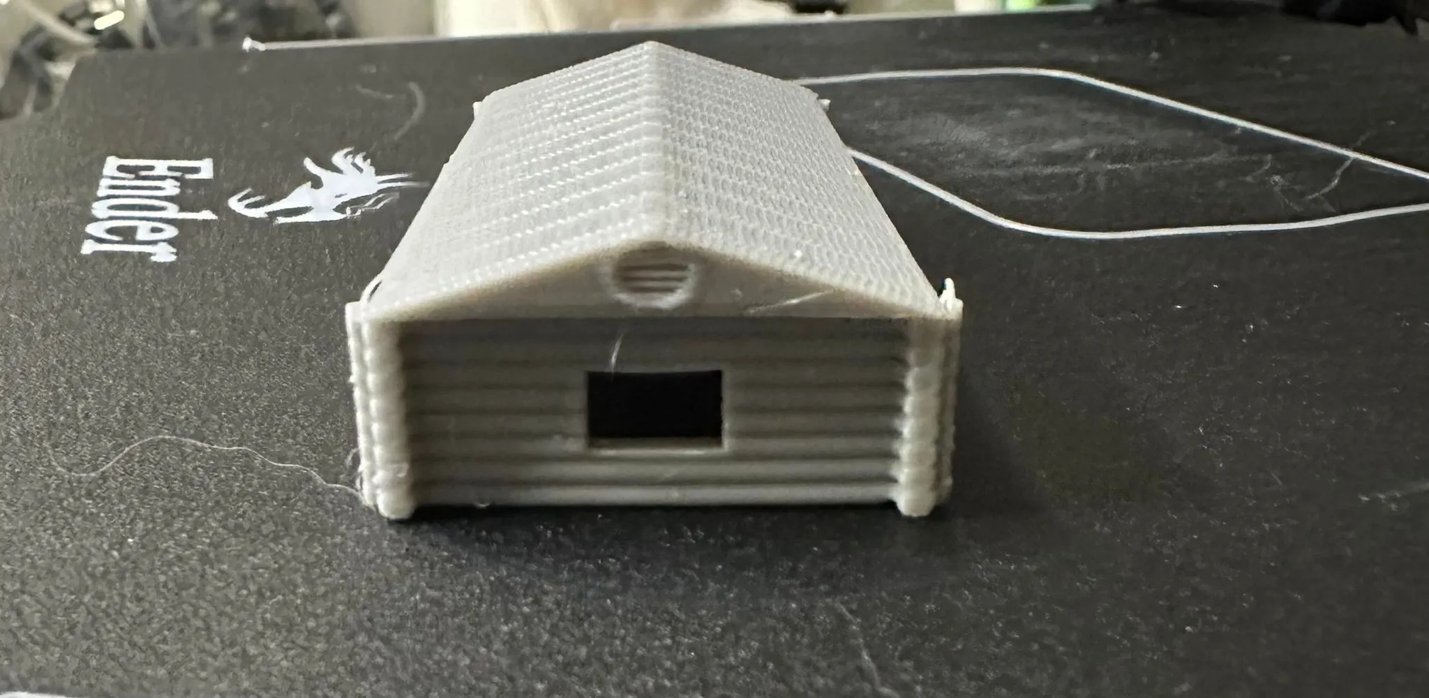 Nhà gỗ kiểu cabin tỷ lệ N cho mô hình đường sắt