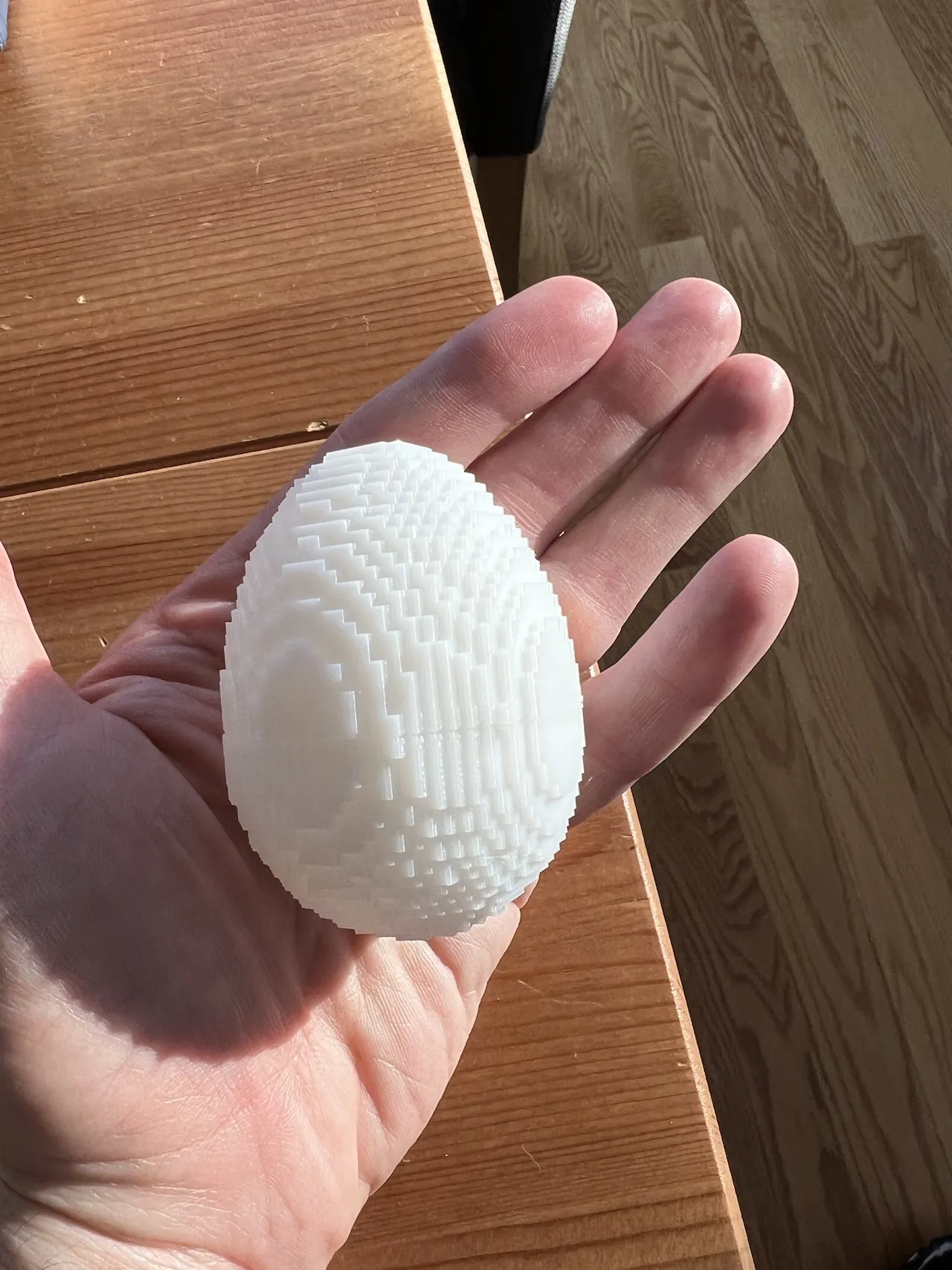 Trứng Phục Sinh Pixel Huyền Bí với Thiết Kế Độc Đáo