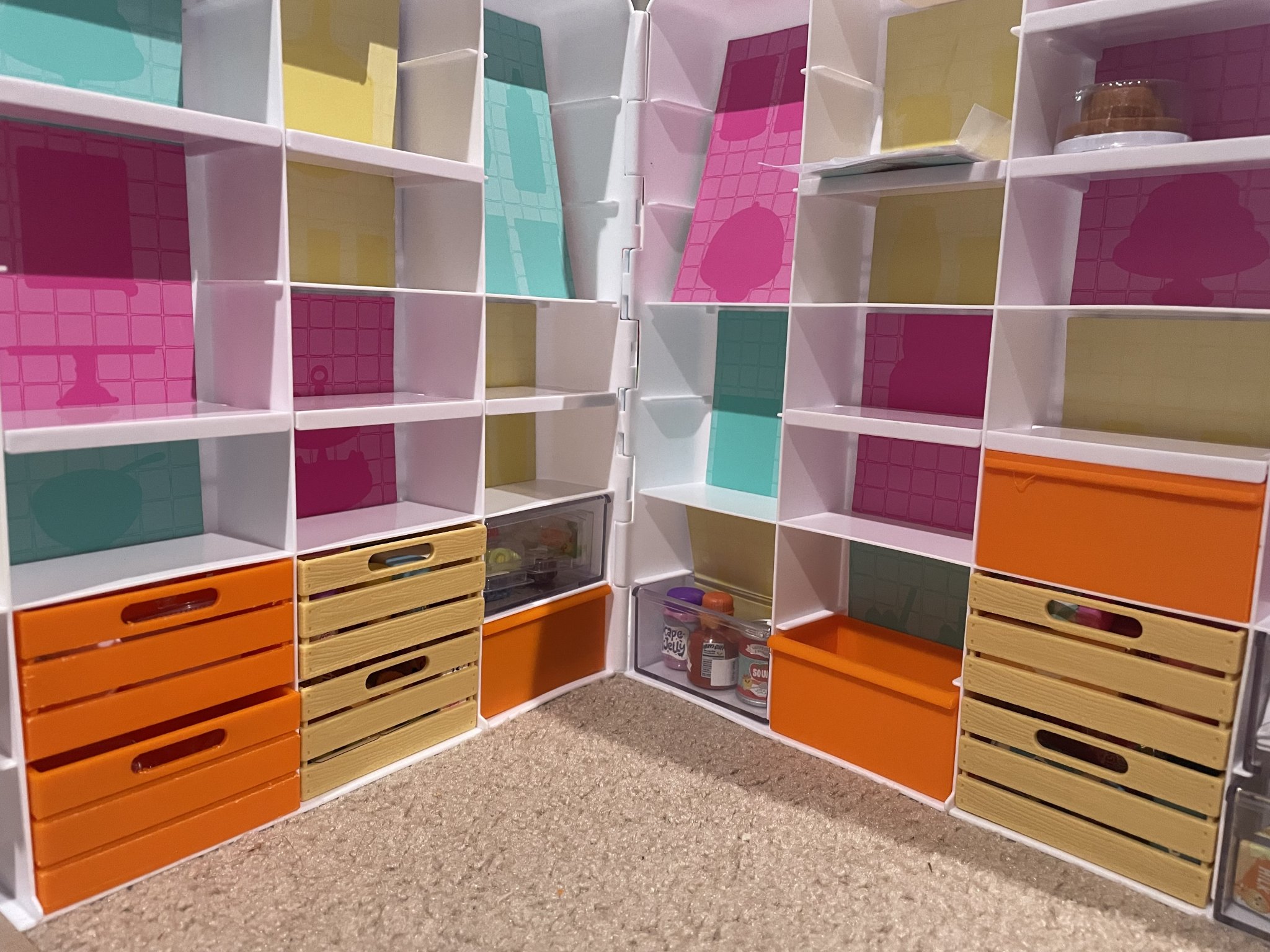 Thùng và ngăn kéo ăn uống không giới hạn cho Miniverse