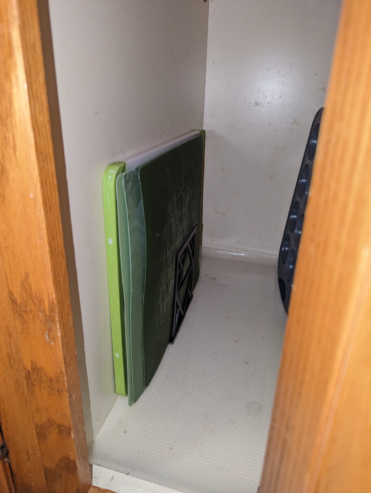 Giá đỡ thớt nhà bếp tiện lợi