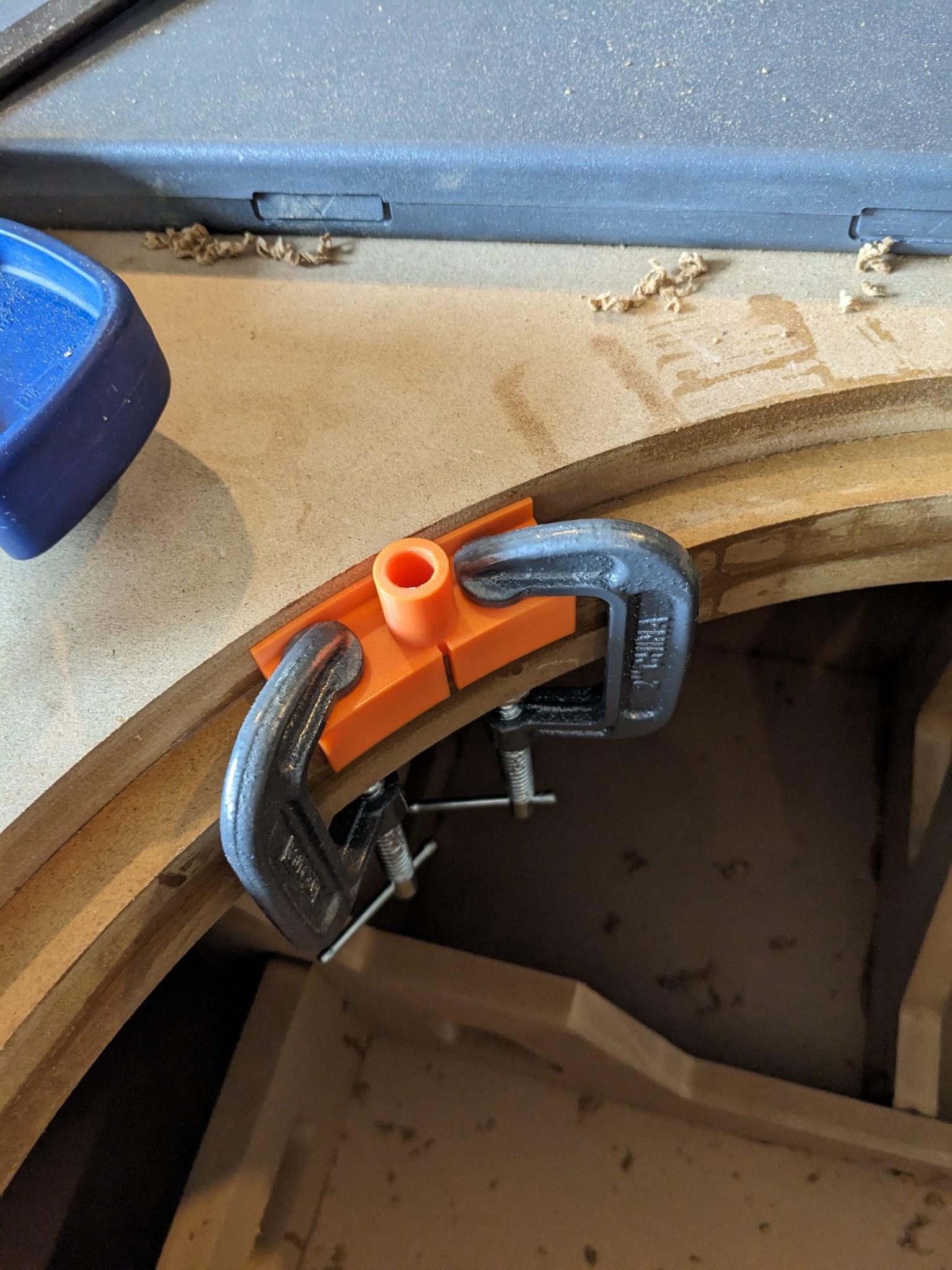 Giá đỡ khoan lỗ lắp đặt loa subwoofer