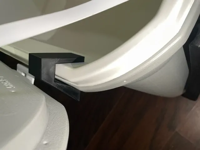 Cái chêm giữ nắp mở cho thùng đá Coleman 100qt 5 ngày