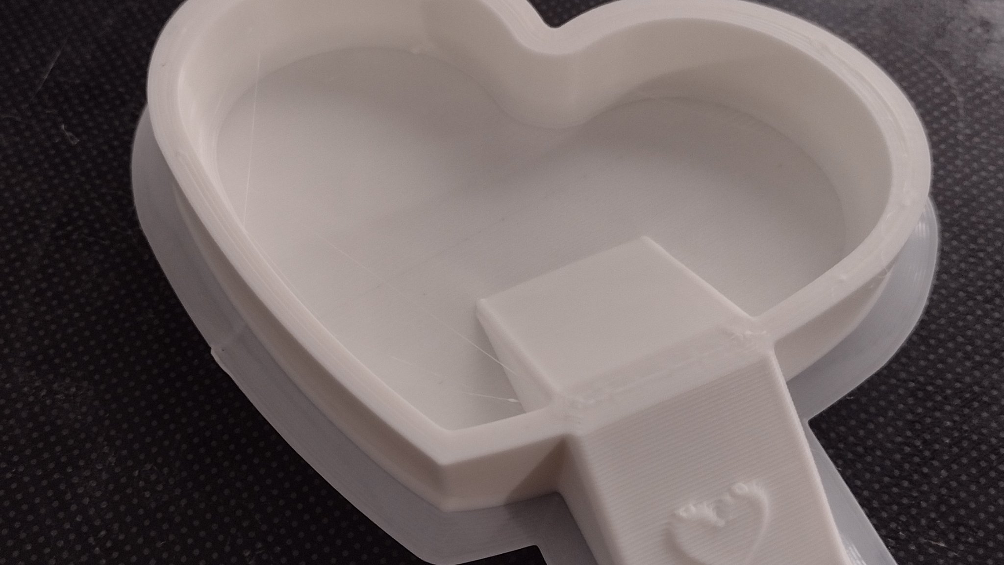 Khay cho ăn isopod hình trái tim đơn giản