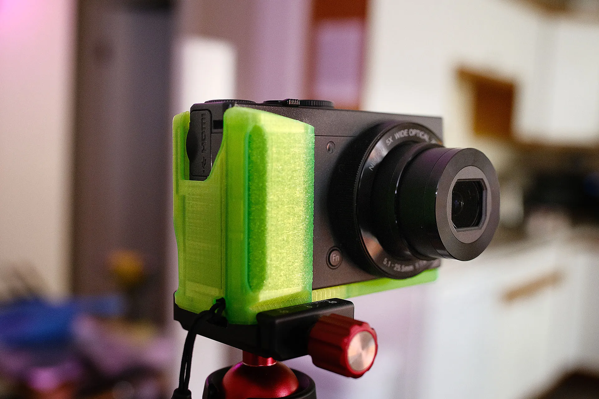 Cán cầm và đế chân máy Arca cho Nikon P300 series