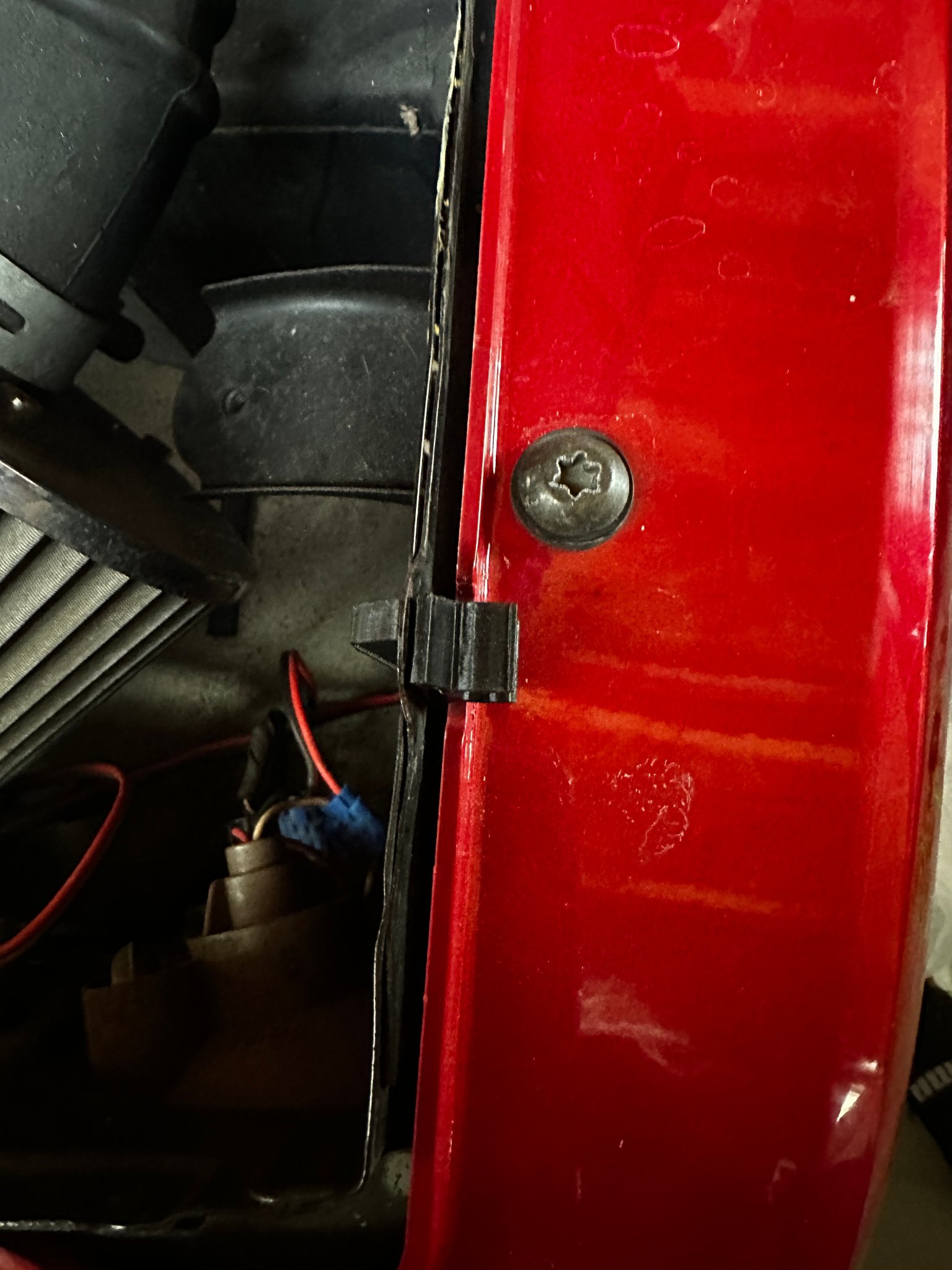 Giá đỡ thanh chống nắp ca-pô AUTOZAM AZ-1