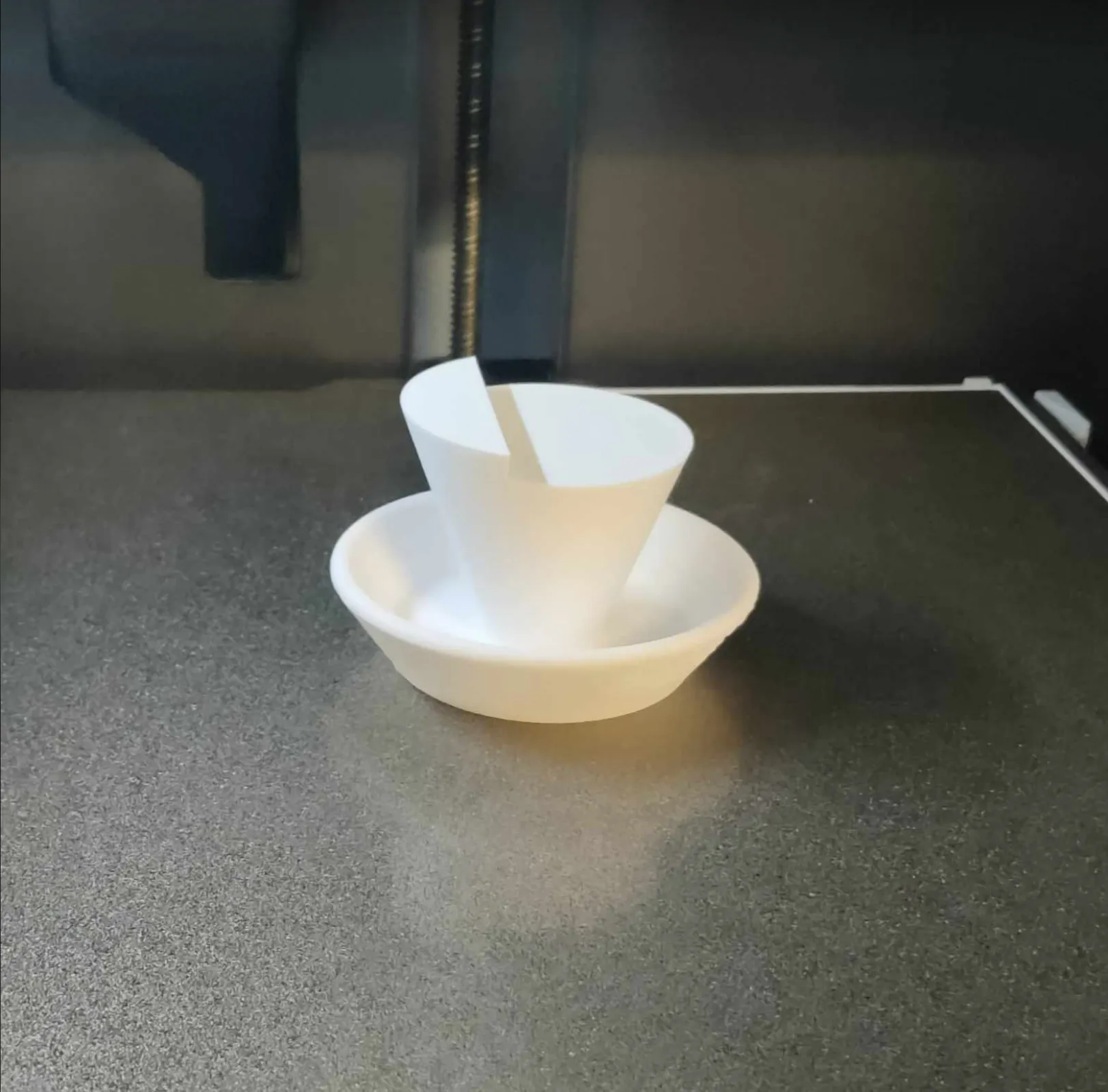 Chân bẫy kiến cho tổ ong phù hợp với mọi loại tổ ong