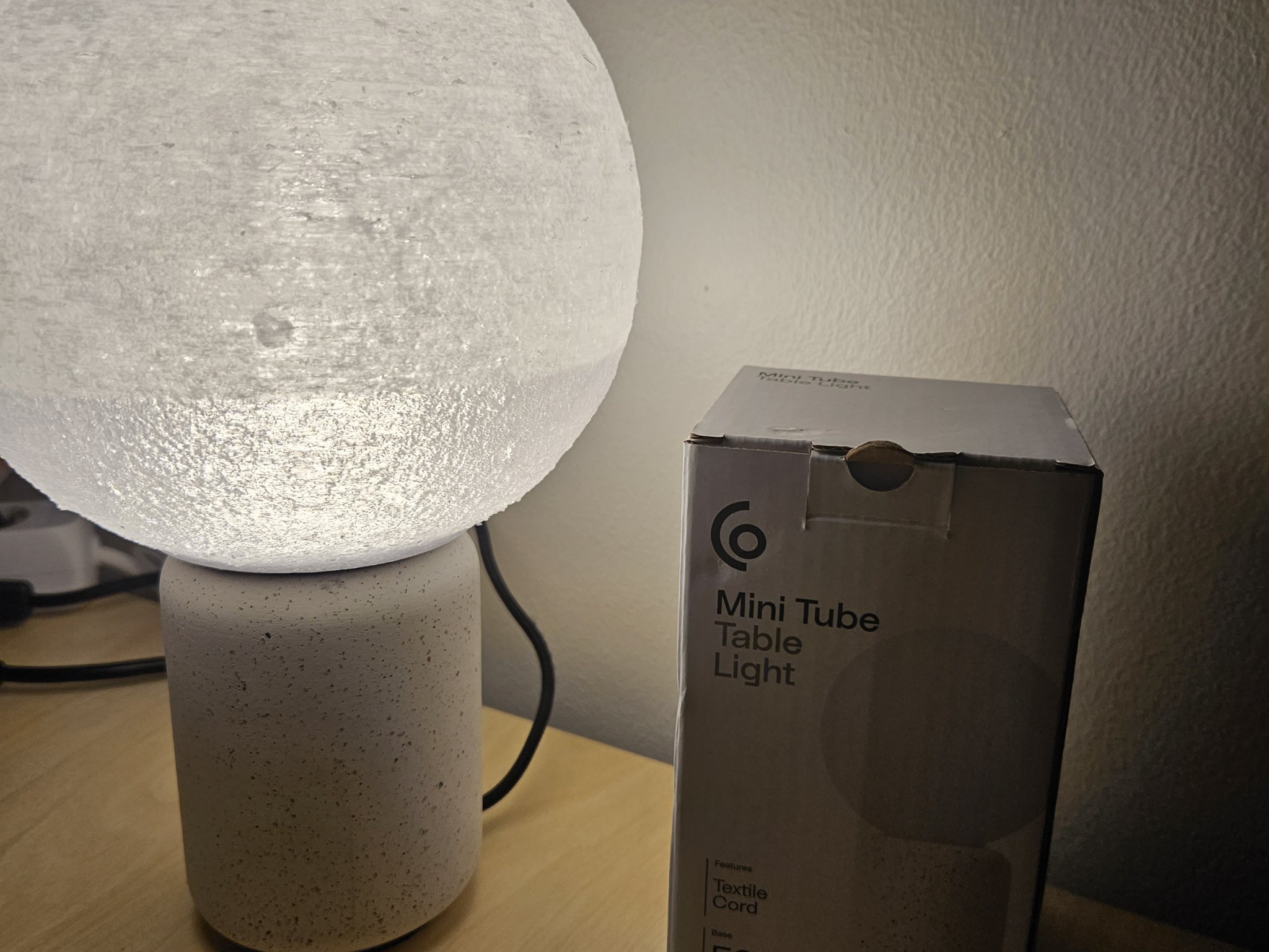 Bộ chuyển đổi đèn bàn mini hình mặt trăng treo