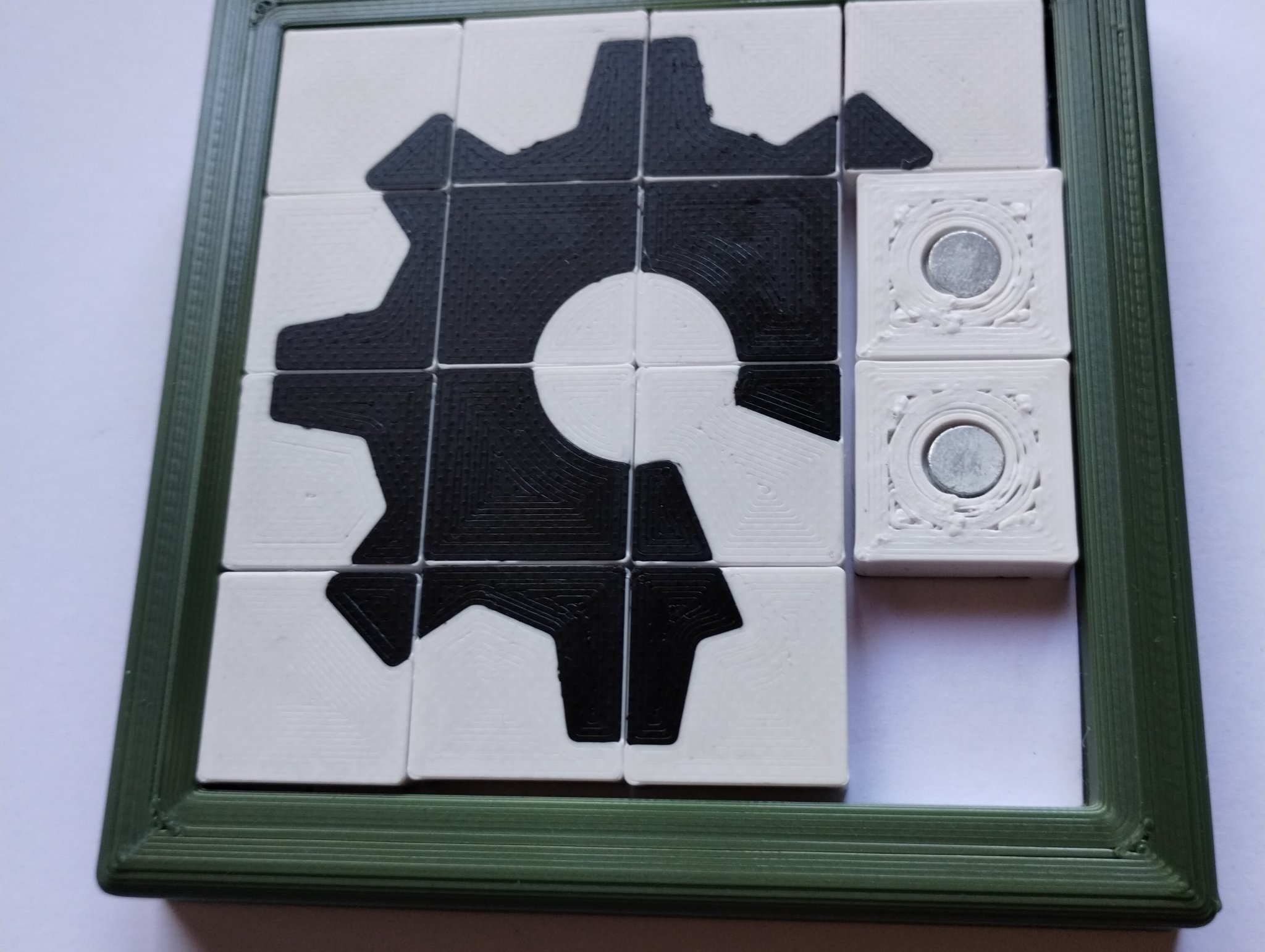 Đồ chơi ghép hình từ tính phần cứng mở